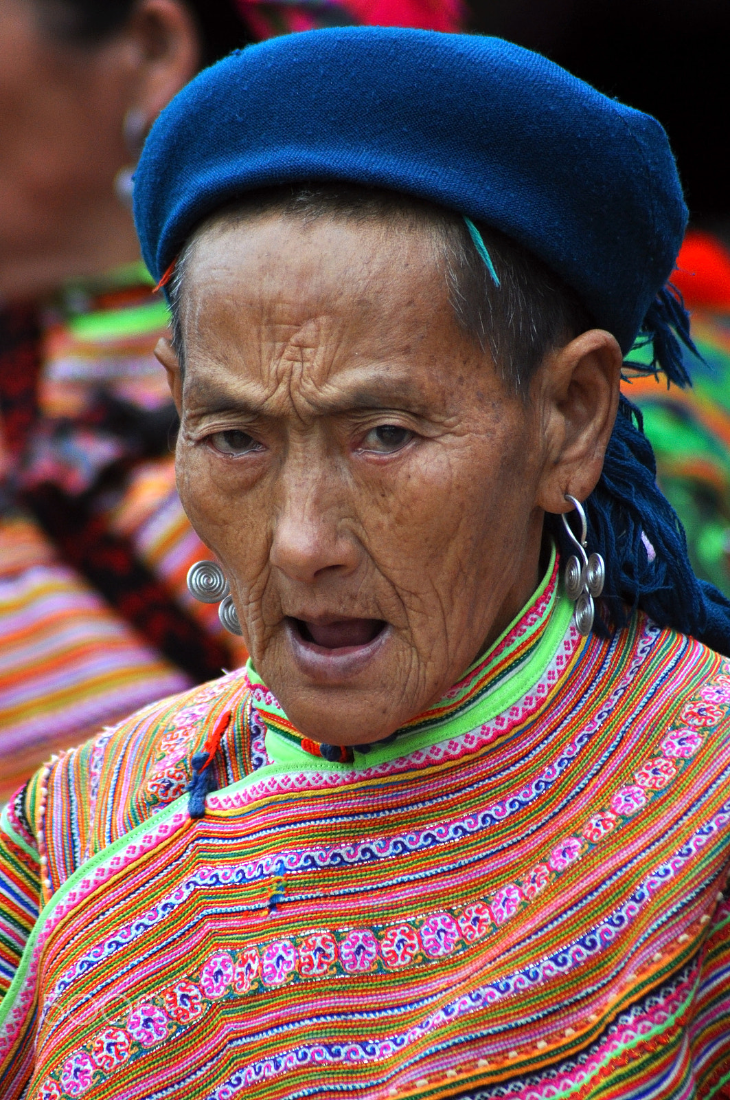 Nikon D90 sample photo. Woman from the flower hmong hilltribe in vietnam photography