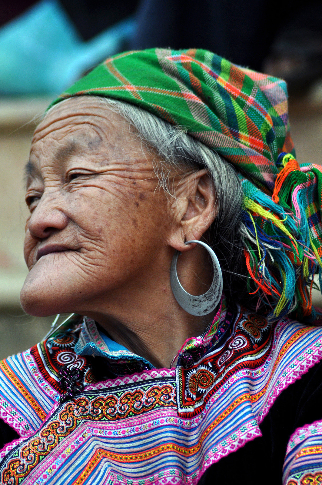 Nikon D90 sample photo. Woman from the flower hmong hilltribe in vietnam photography