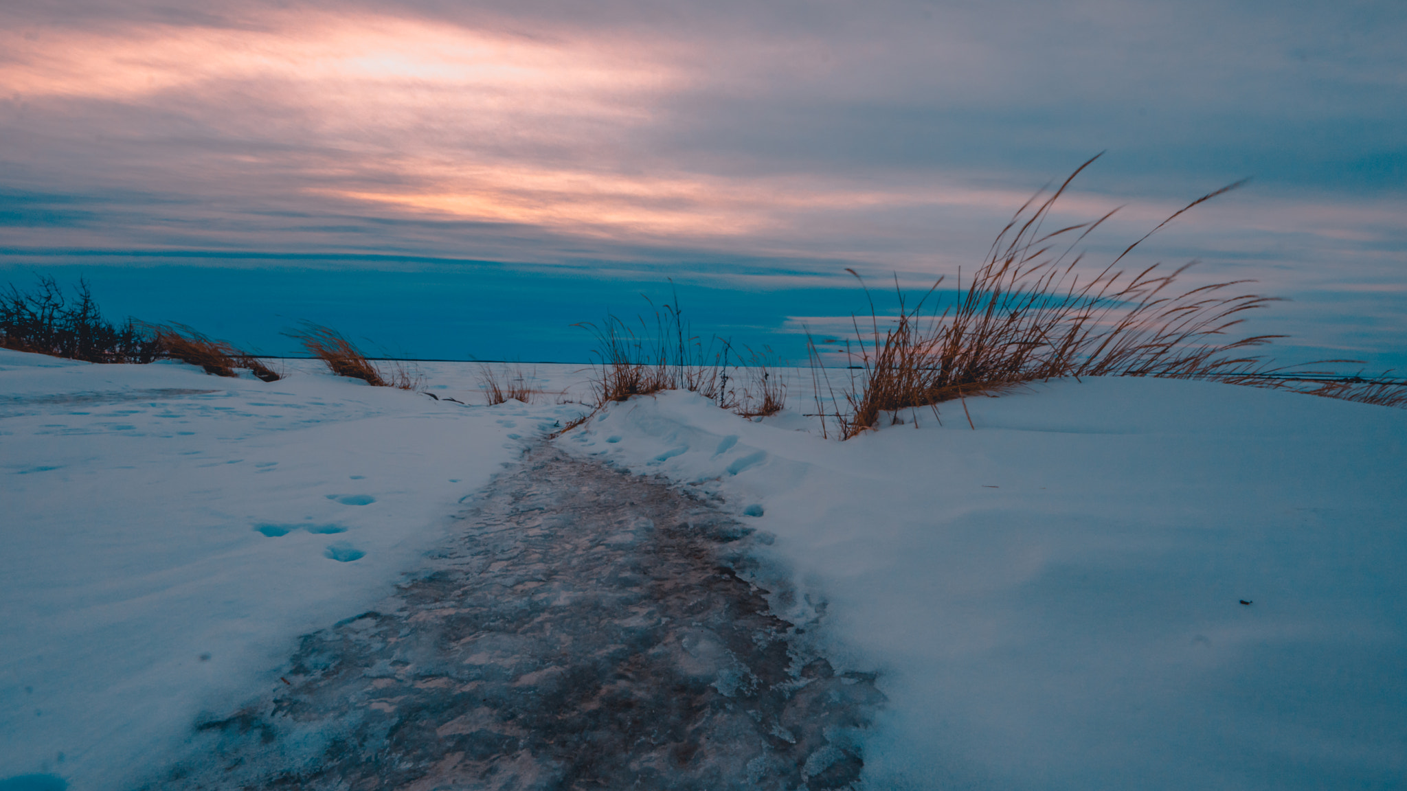 Sigma 8-16mm F4.5-5.6 DC HSM sample photo. Path photography