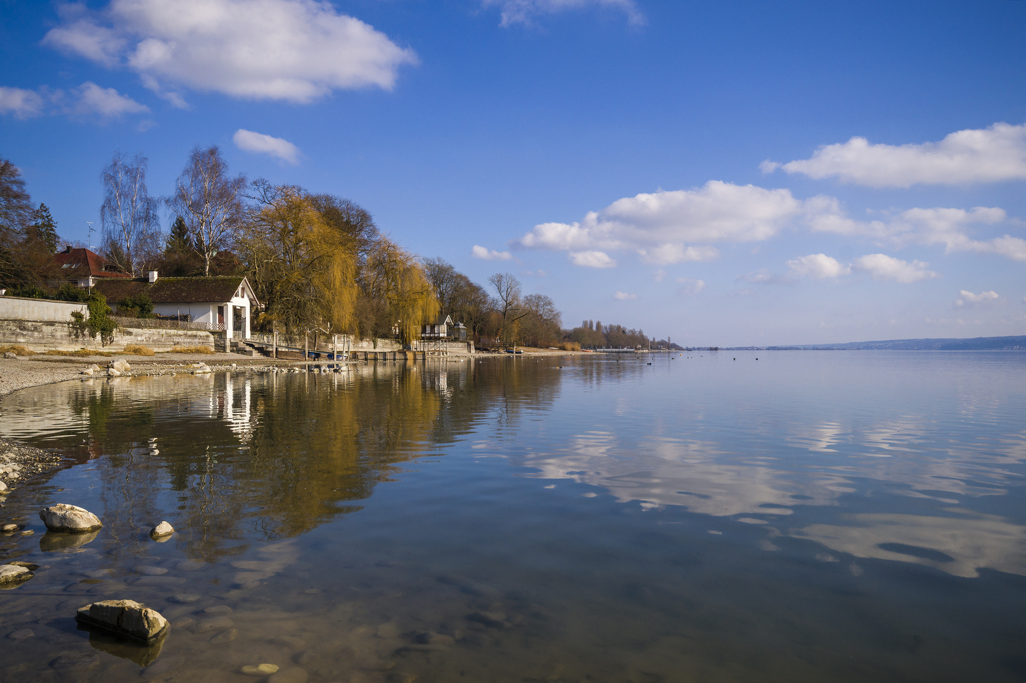 Sony SLT-A58 + Sigma AF 10-20mm F4-5.6 EX DC sample photo. Spiegelung am seeufer photography