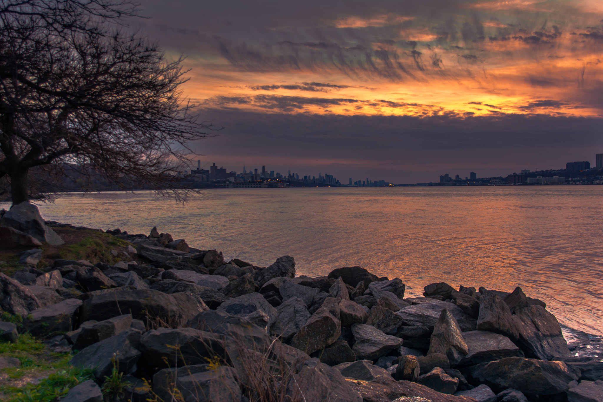 Nikon D5200 + Sigma 24-70mm F2.8 EX DG HSM sample photo. Hudson river  photography