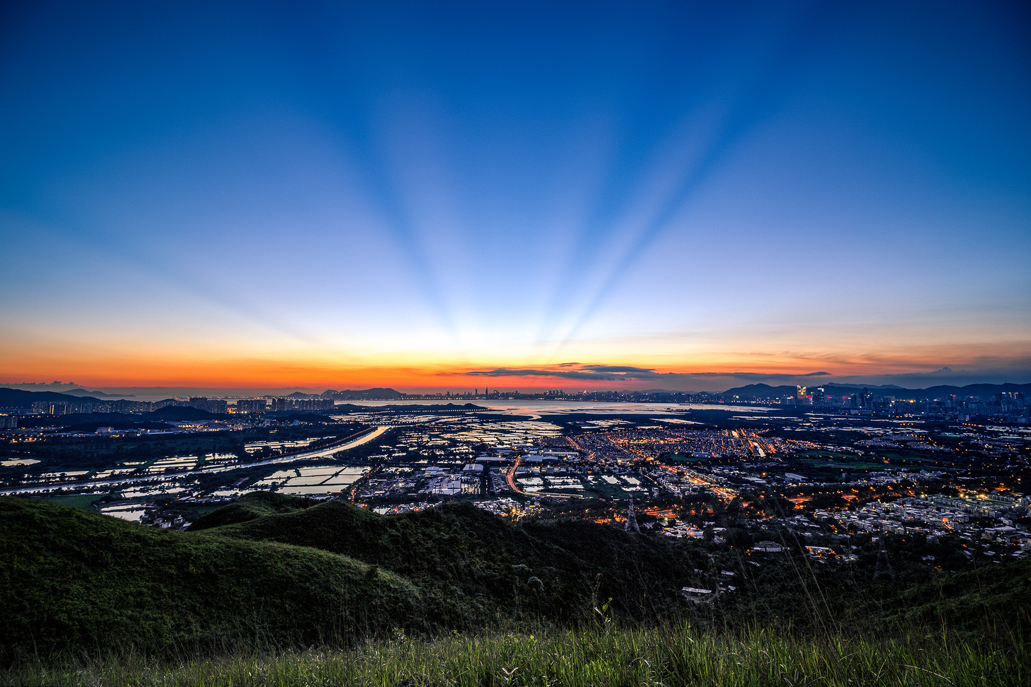 Canon EOS M sample photo. Crepuscularrays at kai kung leng, hk photography