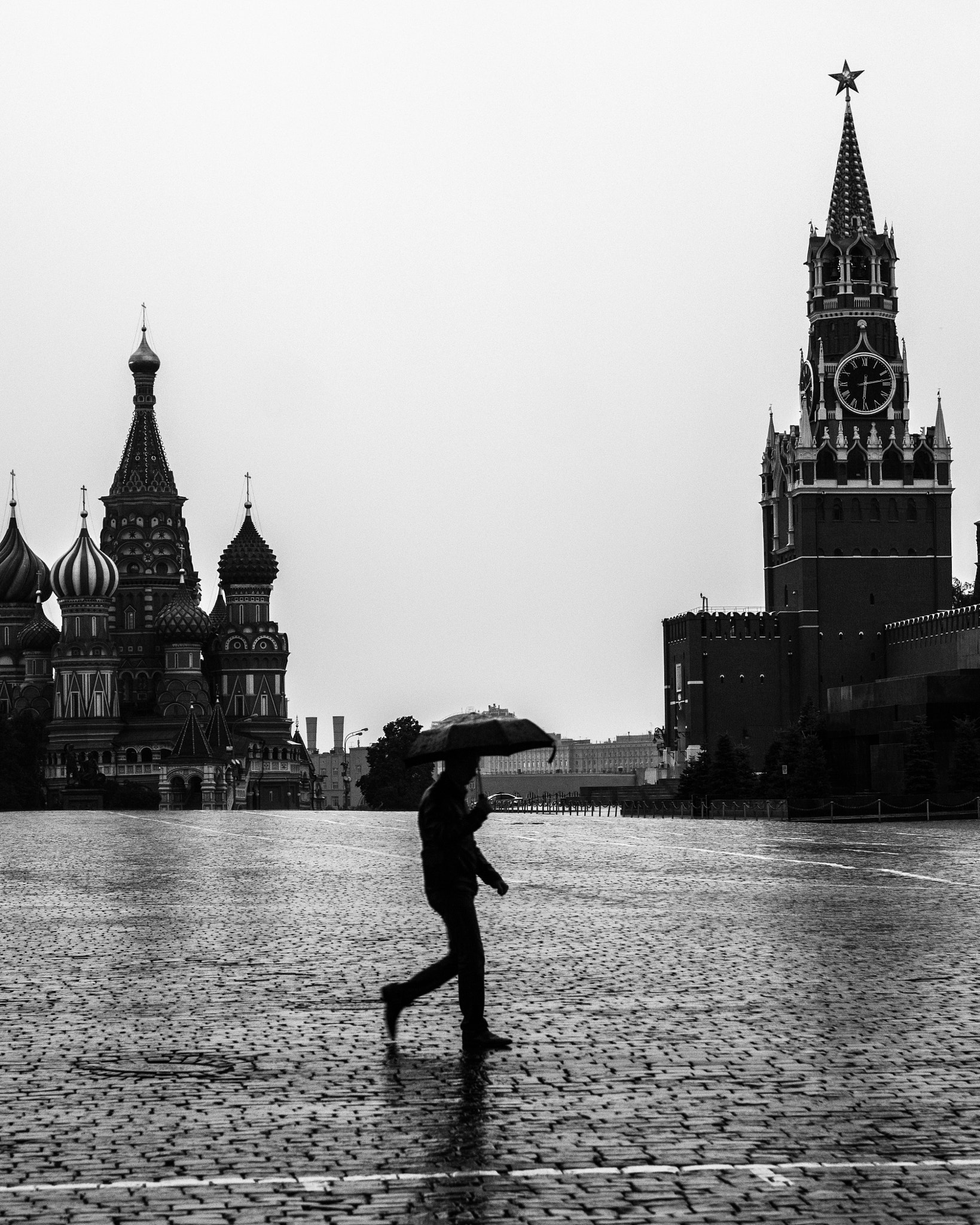 Sony Alpha a5000 (ILCE 5000) + E 50mm F1.8 OSS sample photo. The red square at 5:36 a.m. photography