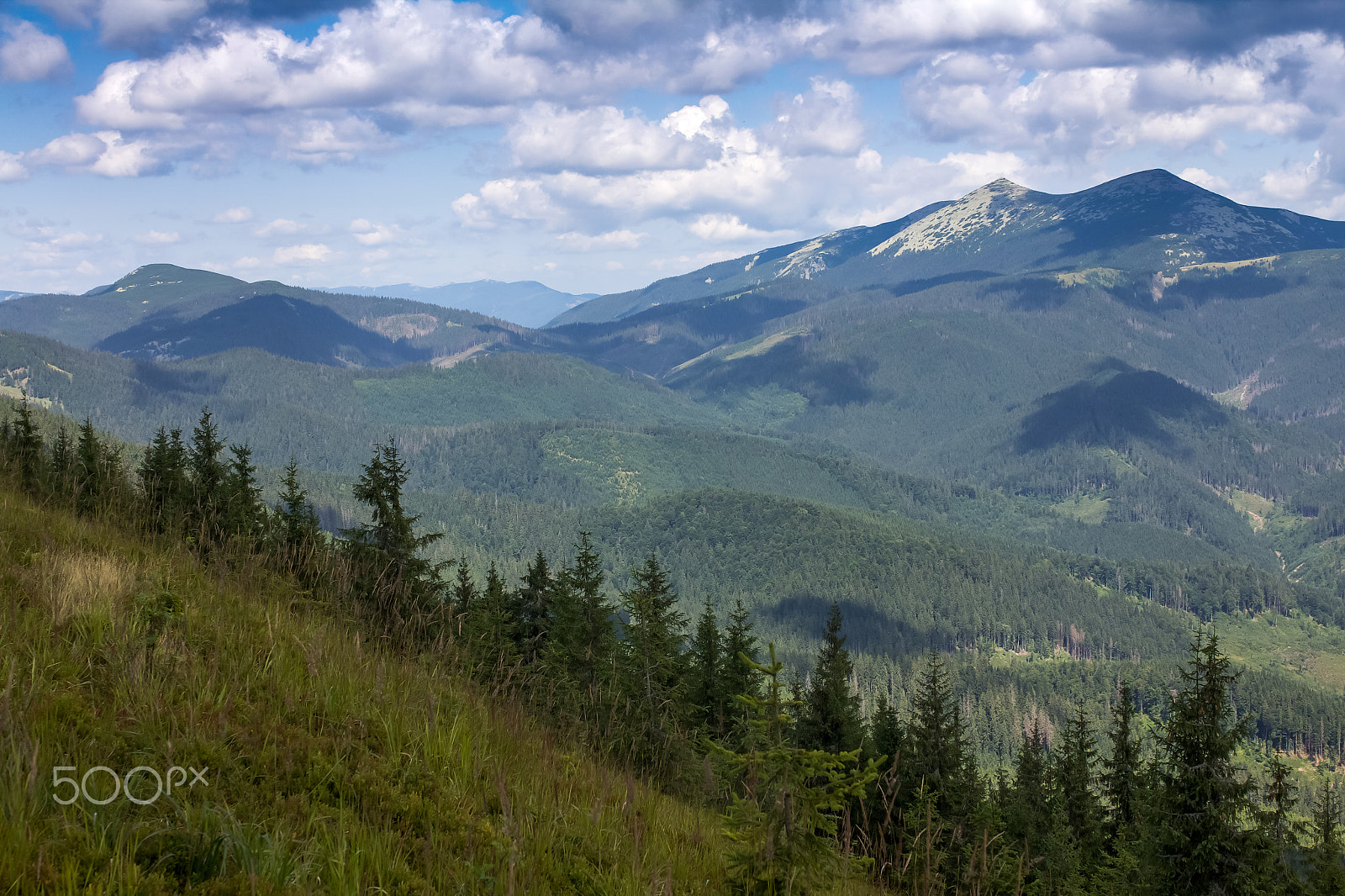Canon EOS 60D + Sigma 35mm F1.4 DG HSM Art sample photo. Ukrainian carpathians, central gorgan, mount syvul photography