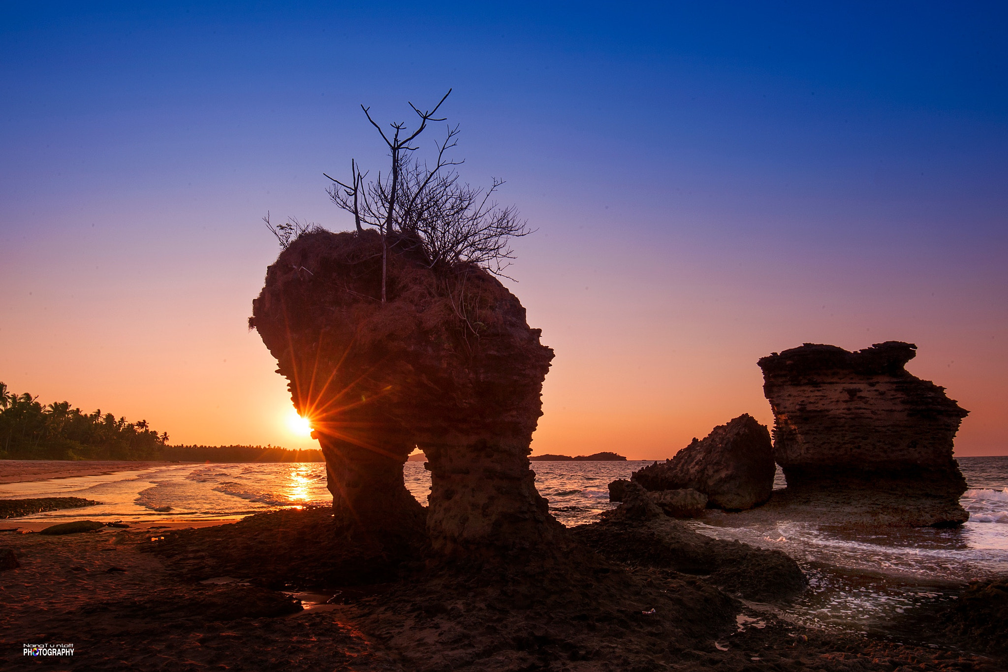 Nikon AF-S Nikkor 16-35mm F4G ED VR sample photo. Rock legs (gaw yin gyi island) photography