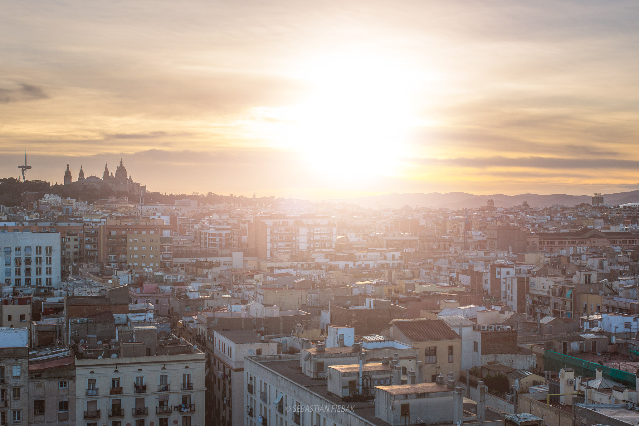 Nikon D500 + Sigma 35mm F1.4 DG HSM Art sample photo. Barcelona sundown photography