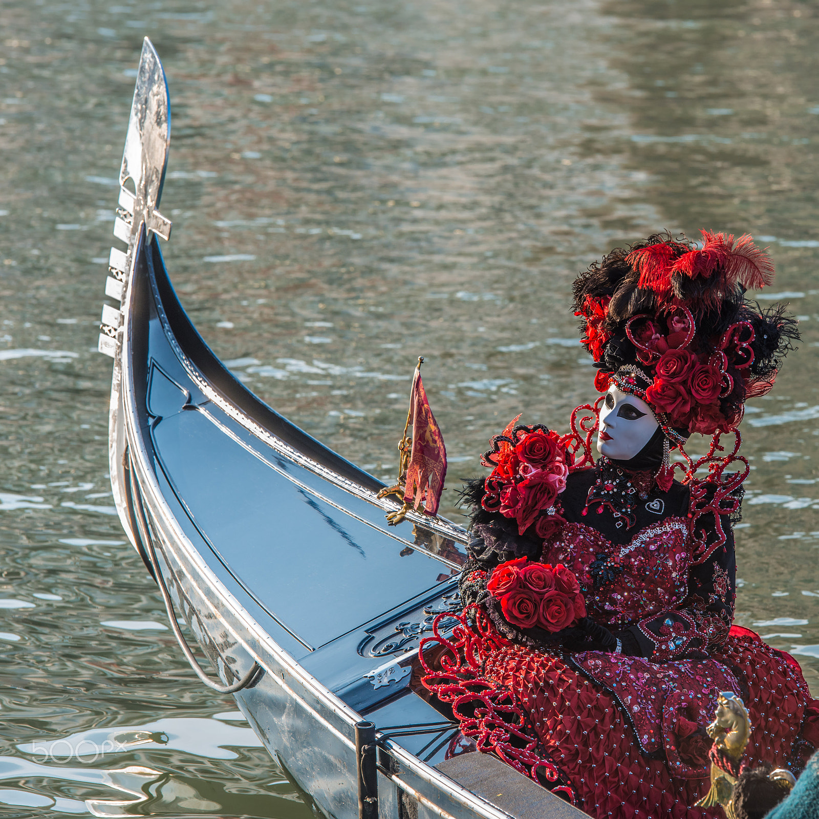 Nikon AF-S Nikkor 70-200mm F2.8G ED VR II sample photo. Mask carnival (1) photography