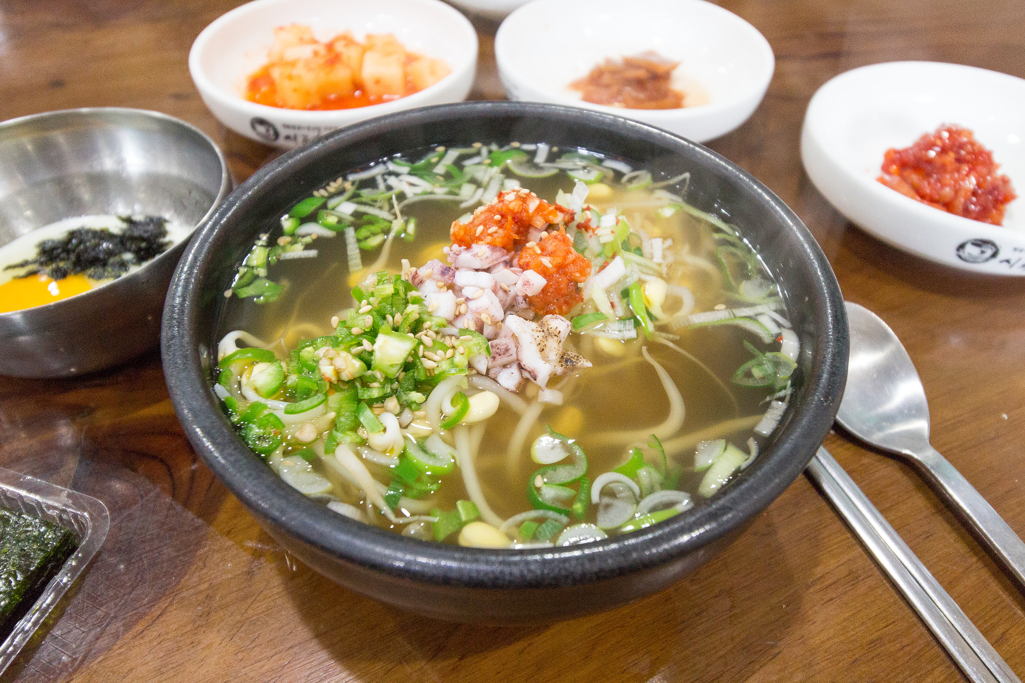 Canon EOS 100D (EOS Rebel SL1 / EOS Kiss X7) sample photo. Bean sprouts hangover soup. photography