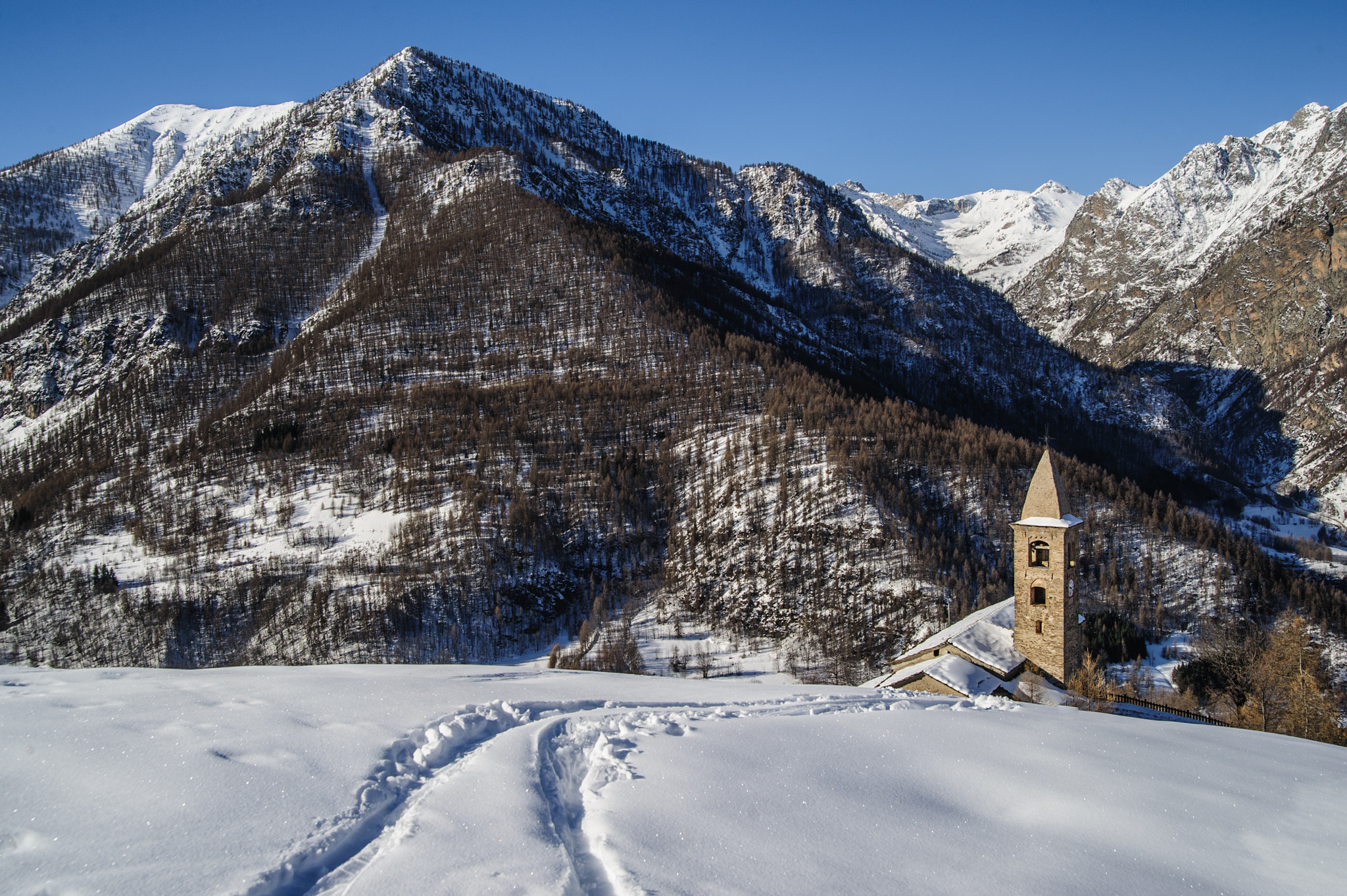 Nikon D700 sample photo. Ski track to marmora church photography