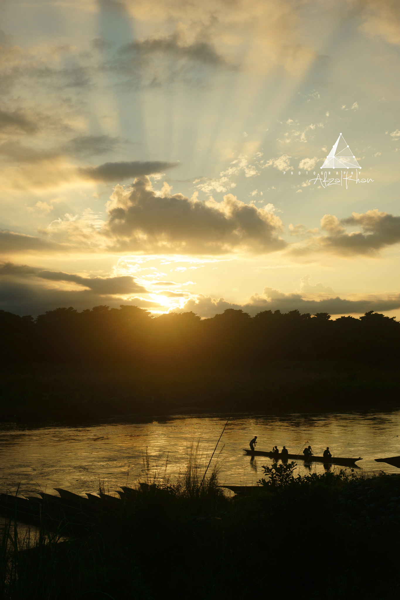 Sony a99 II + Minolta AF 50mm F1.7 sample photo. Sailing on my golden river... photography