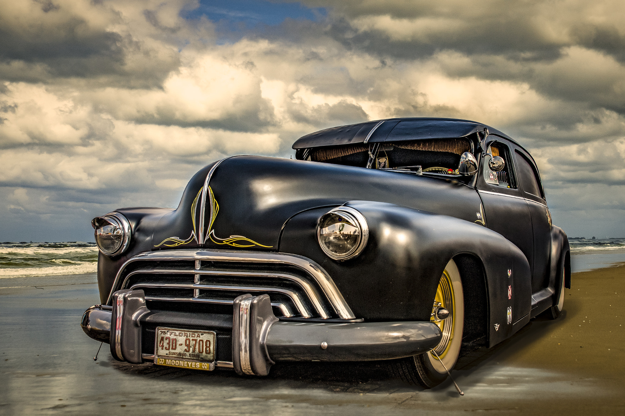 Canon EOS 70D + Sigma 24-70mm F2.8 EX DG Macro sample photo. Oldsmobile photography