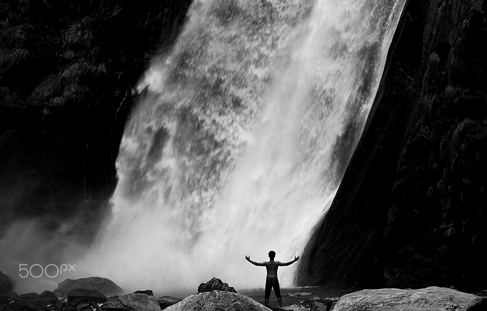 Canon EOS 700D (EOS Rebel T5i / EOS Kiss X7i) + EF75-300mm f/4-5.6 sample photo. The mighty cham waterfall... photography