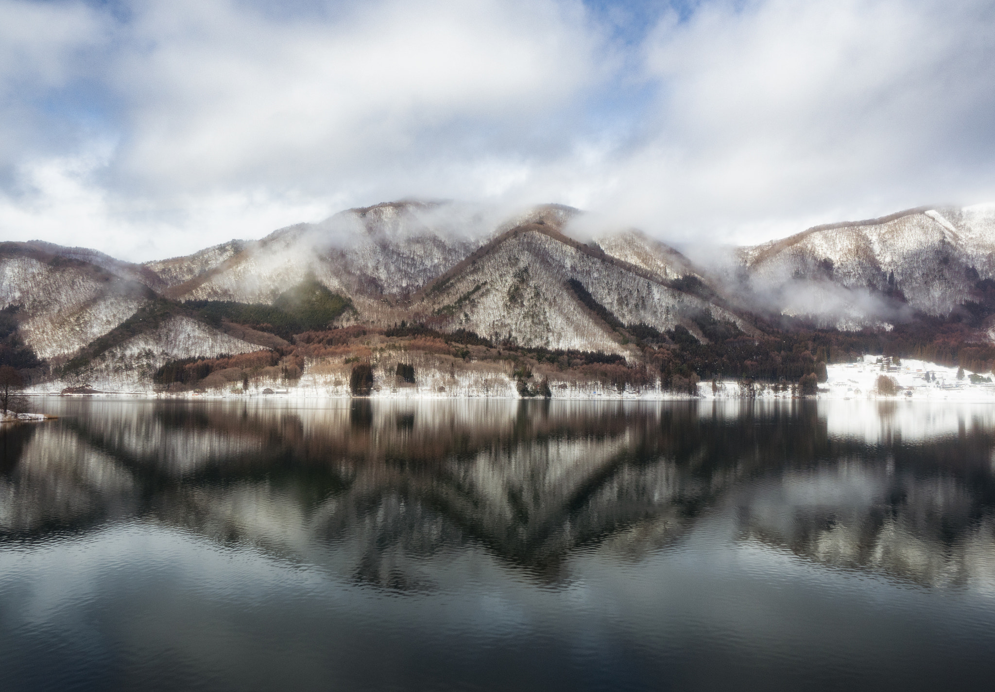 Olympus OM-D E-M10 II + Olympus M.Zuiko Digital ED 12-40mm F2.8 Pro sample photo. Mt.reflection photography