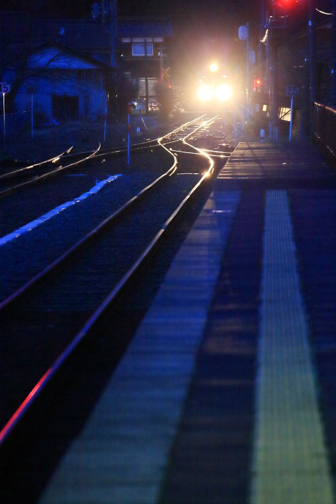 Canon EOS-1D Mark III + Tamron SP 35mm F1.8 Di VC USD sample photo. Train has come photography