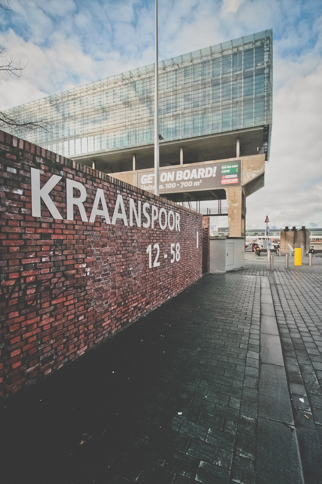 Sigma 10-20mm F3.5 EX DC HSM sample photo. Kraanspoor entrance photography