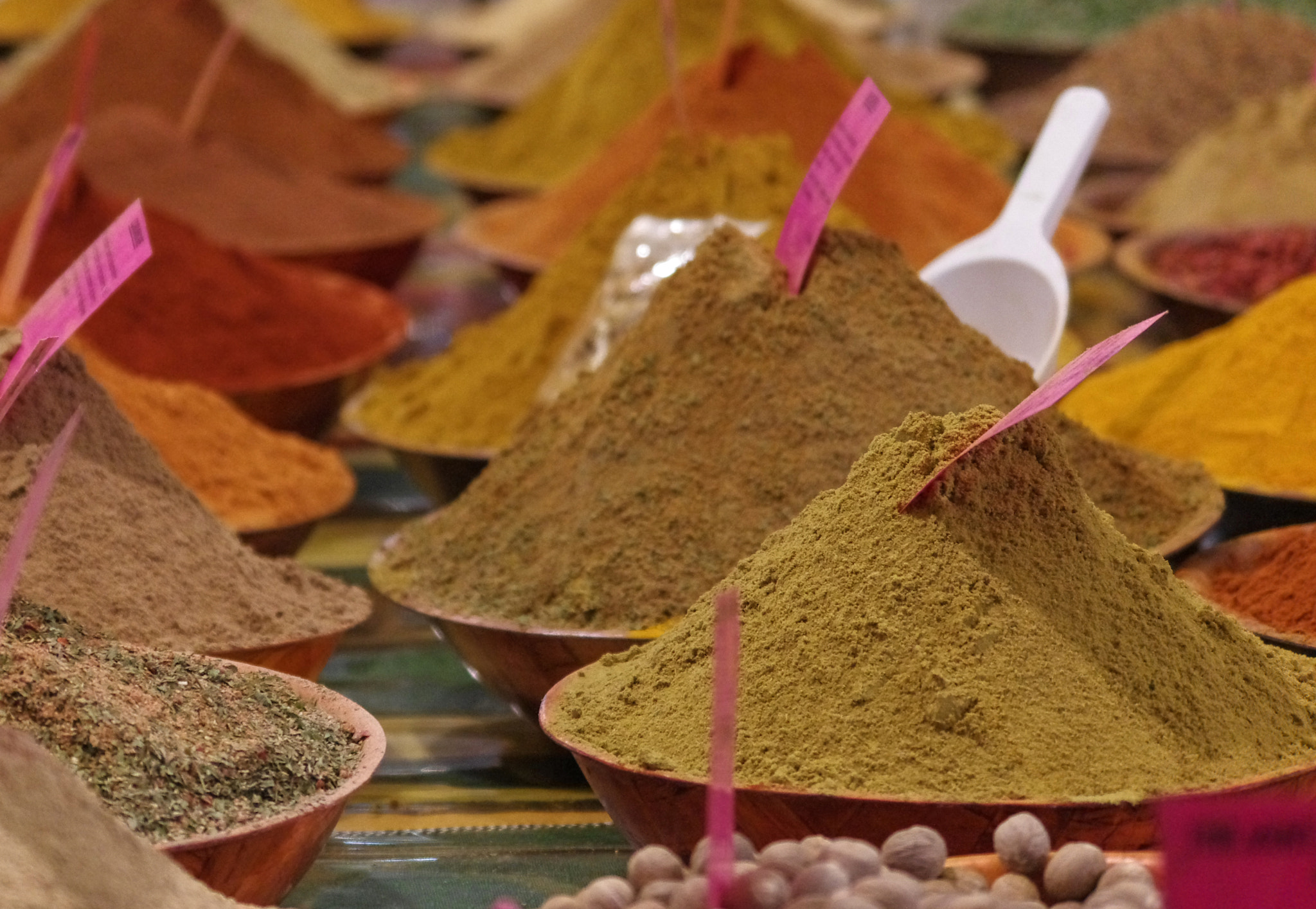 smc PENTAX-DA L 50-200mm F4-5.6 ED sample photo. Spices... photography
