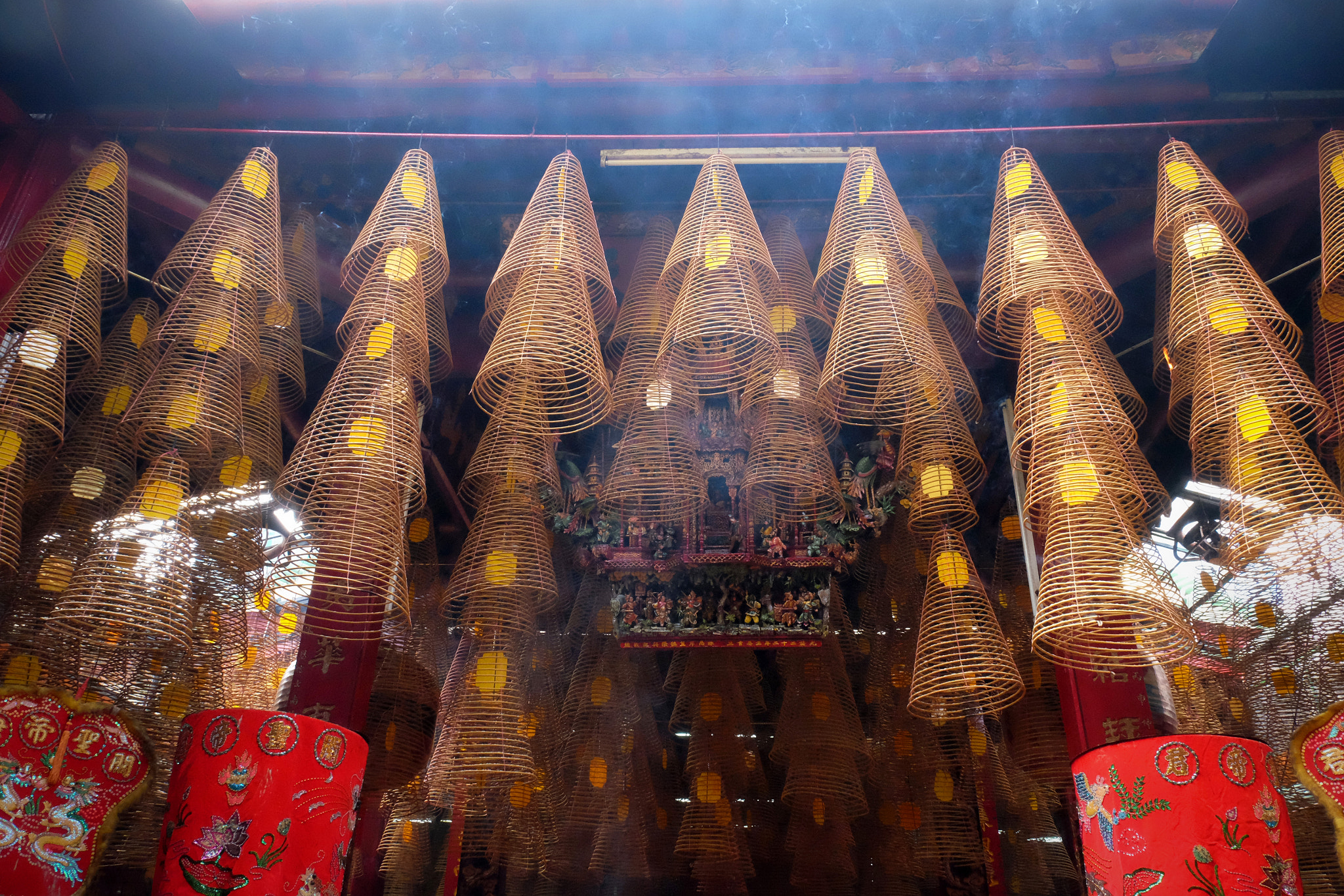 Fujifilm X-T10 + Fujifilm XF 18-135mm F3.5-5.6 R LM OIS WR sample photo. Chinese temple photography