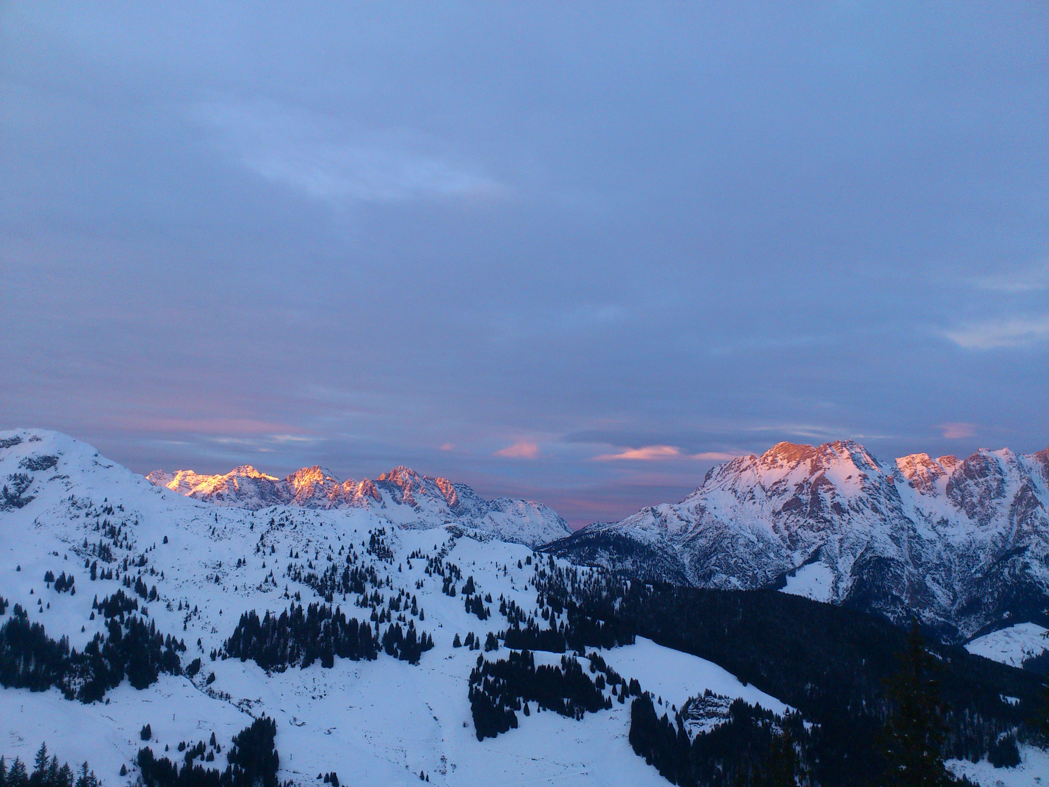 Sony Ericsson Xperia ray sample photo. Mountains in the sinking sun photography