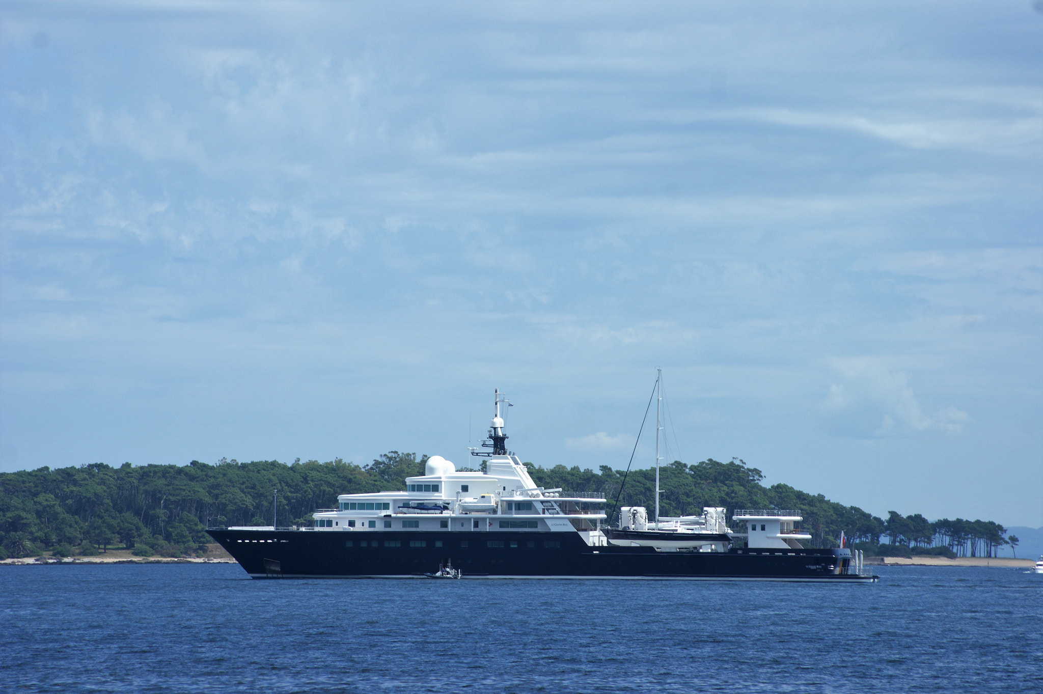 Sony Alpha DSLR-A390 + Sony DT 55-200mm F4-5.6 SAM sample photo. Le grand bleu photography