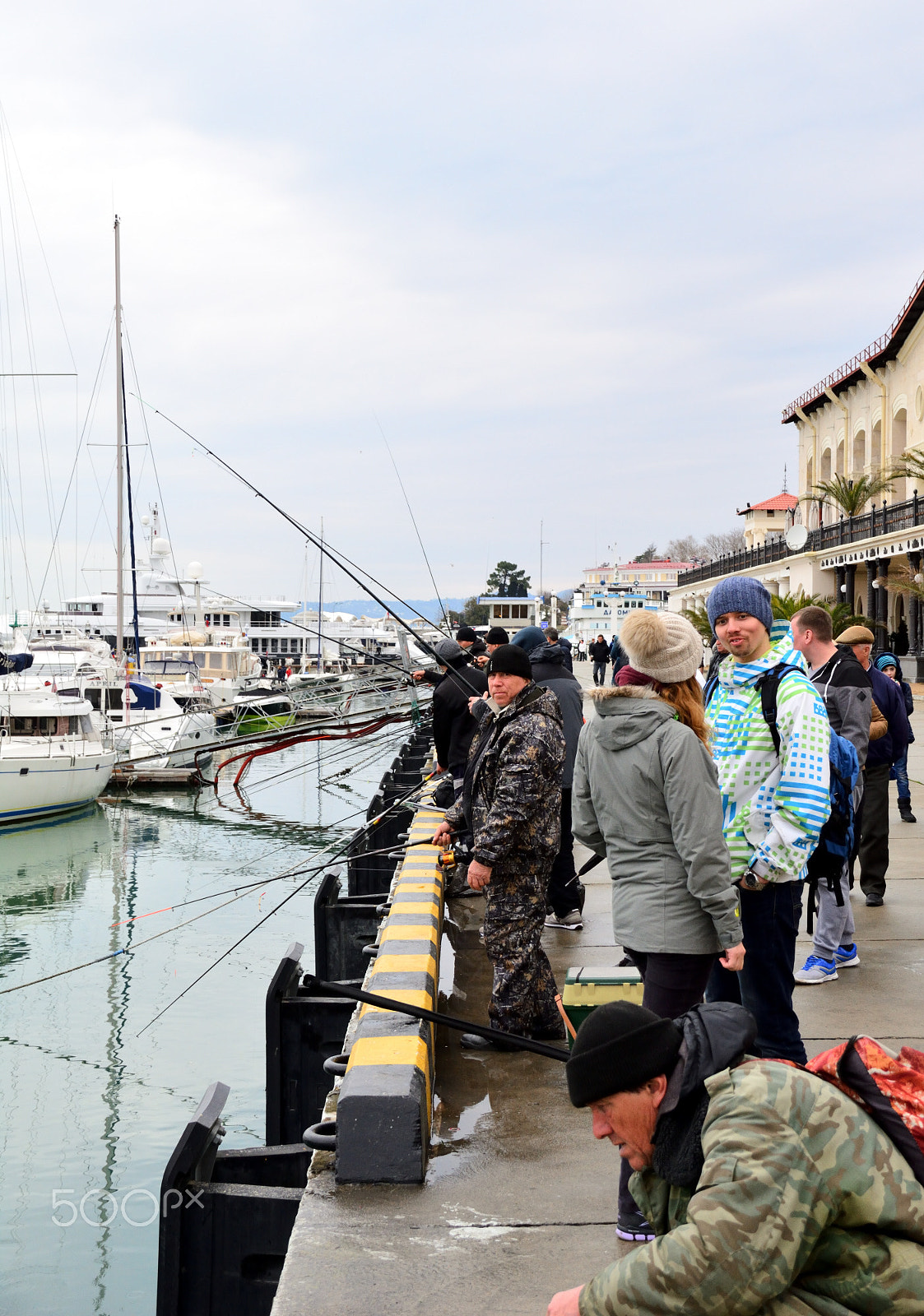 Sigma 18-250mm F3.5-6.3 DC Macro OS HSM sample photo. Fishermen is sochi sea port photography