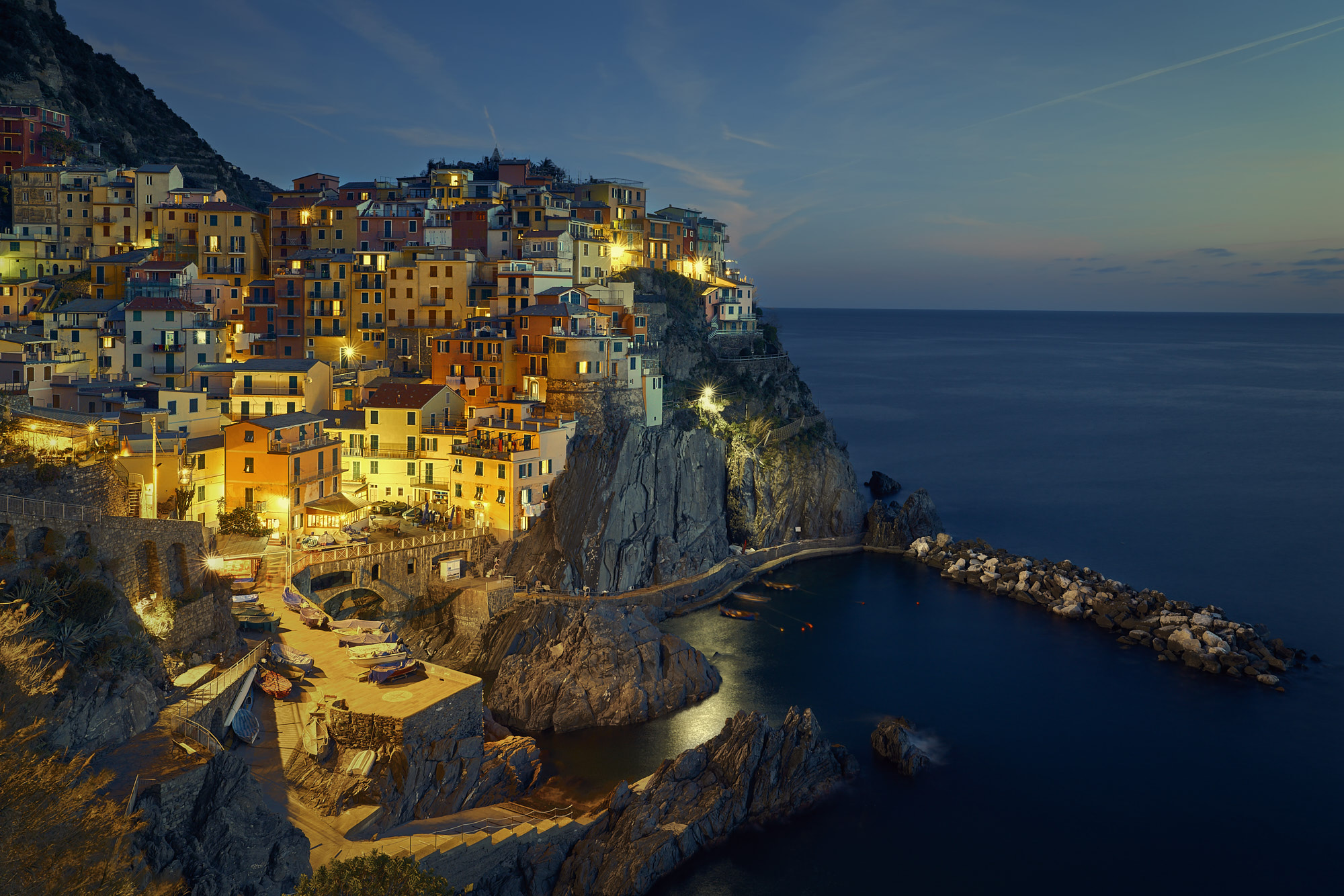 DT 16-35mm F2.8 SAM sample photo. Manarola at blue hour photography