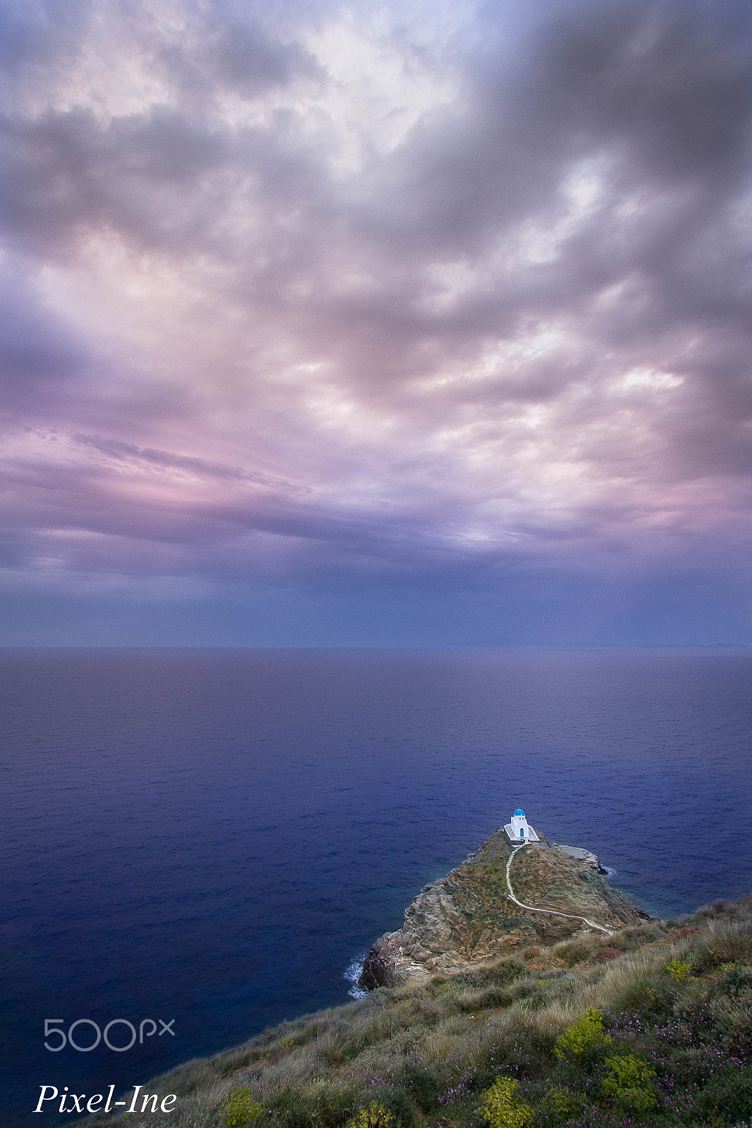 Canon EF-S 10-22mm F3.5-4.5 USM sample photo. Quand le ciel lourd et bas pèse comme un couvercle photography
