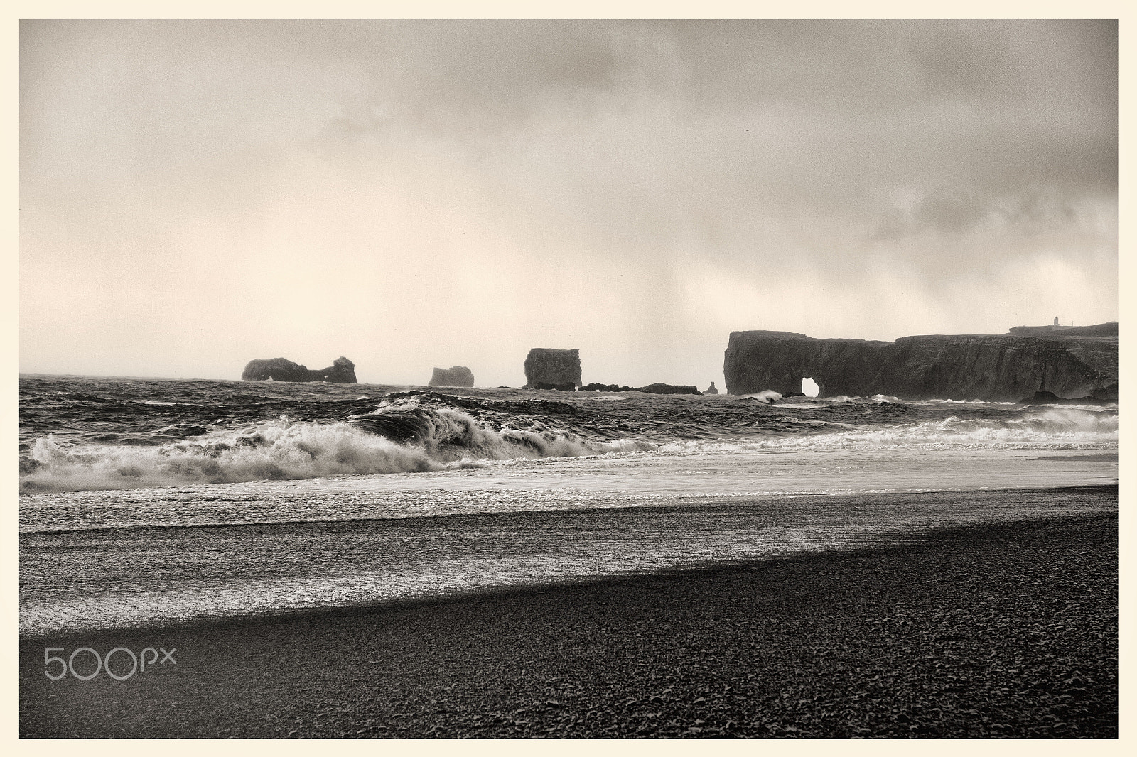 Sigma 17-70mm F2.8-4 DC Macro OS HSM sample photo. Reynisfjara photography