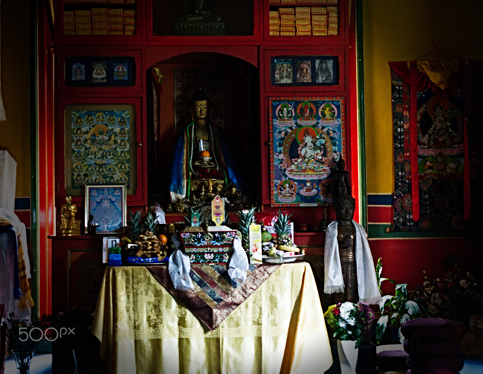 Nikon D3000 + Nikon AF-S DX Nikkor 35mm F1.8G sample photo. Losar 2017 photography