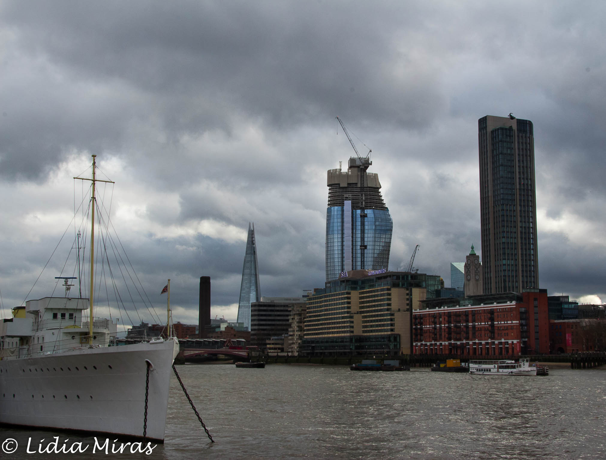 Sigma 18-200mm f/3.5-6.3 DC OS sample photo. Thames river photography