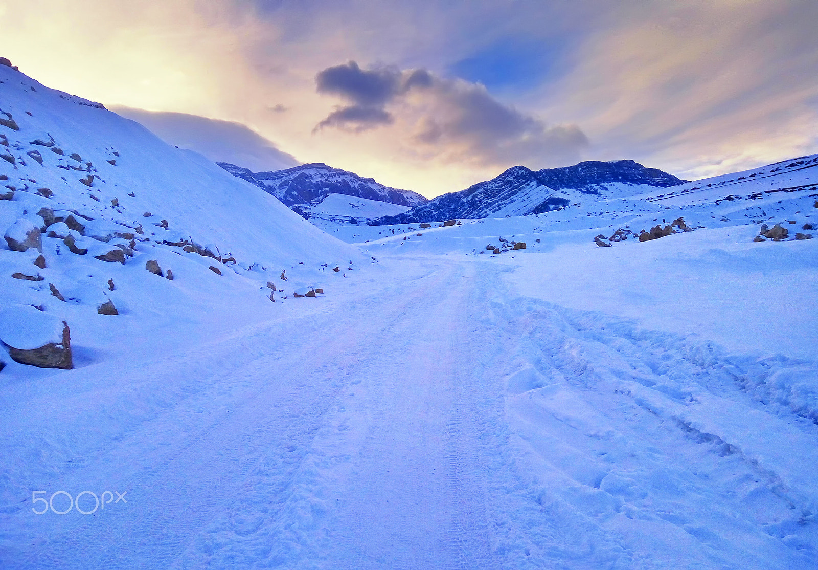 Xiaomi HM Note 2 sample photo. The road to the frozen waterfalls on mount shahdag.azerbaijan photography