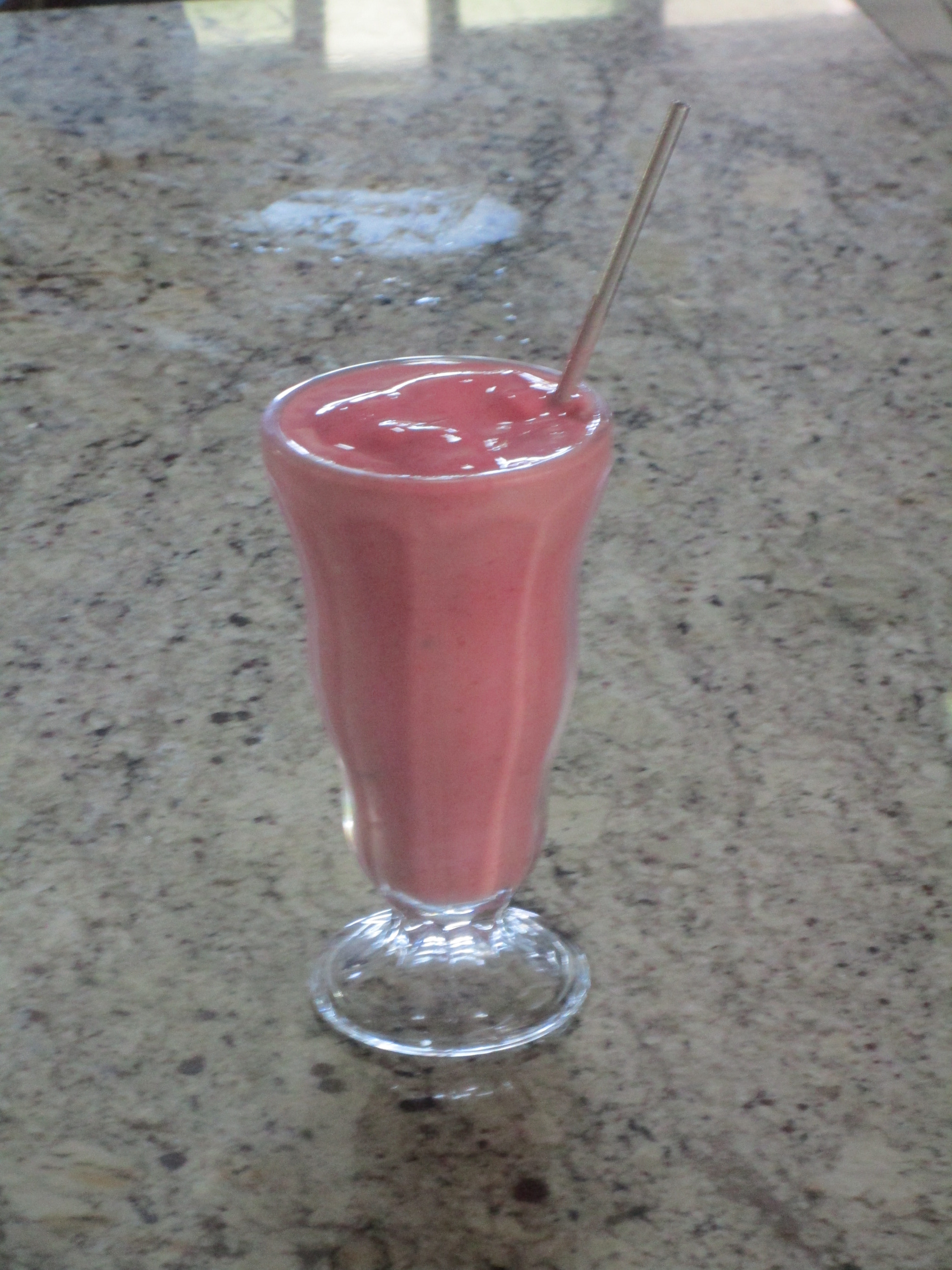 Canon PowerShot ELPH 170 IS (IXUS 170 / IXY 170) sample photo. Strawberry milkshake photography