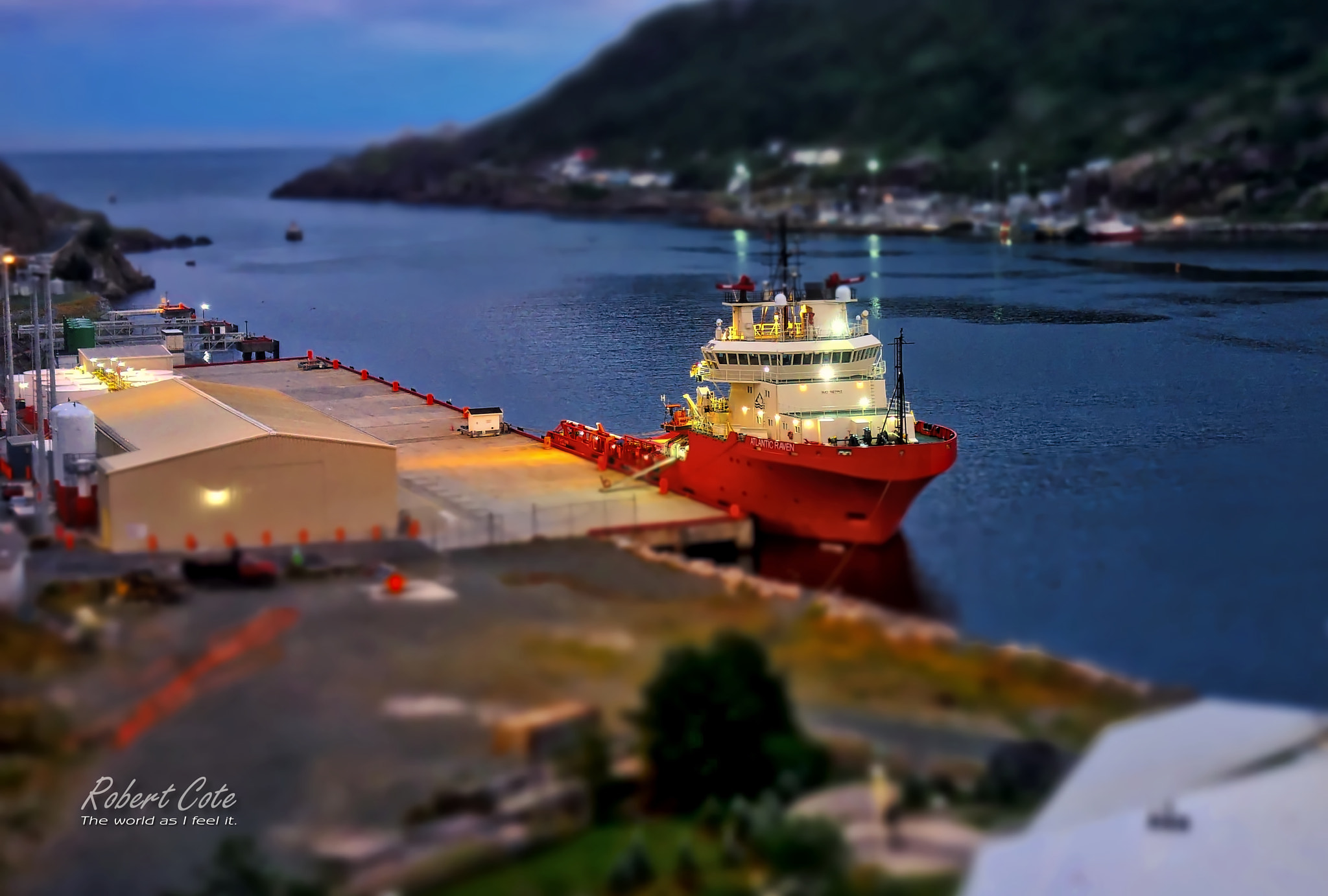 Sony Cyber-shot DSC-RX100 + Sony 28-100mm F1.8-4.9 sample photo. Oil rig supply and tender vessel. photography