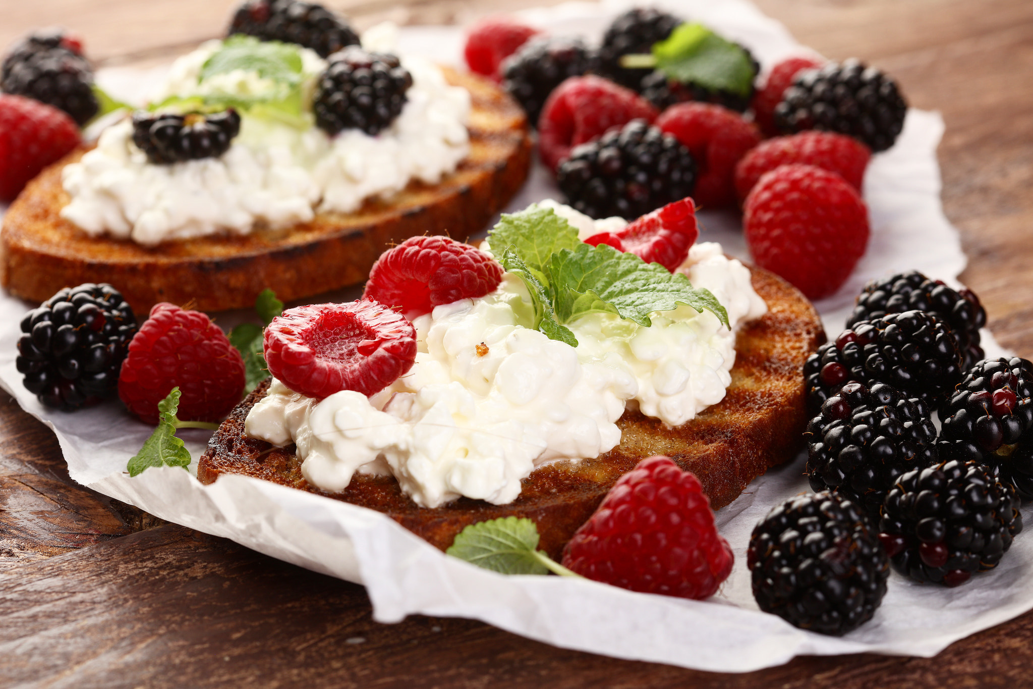 Canon EF 100mm F2.8 Macro USM sample photo. Bread cream and berries ❤️ photography