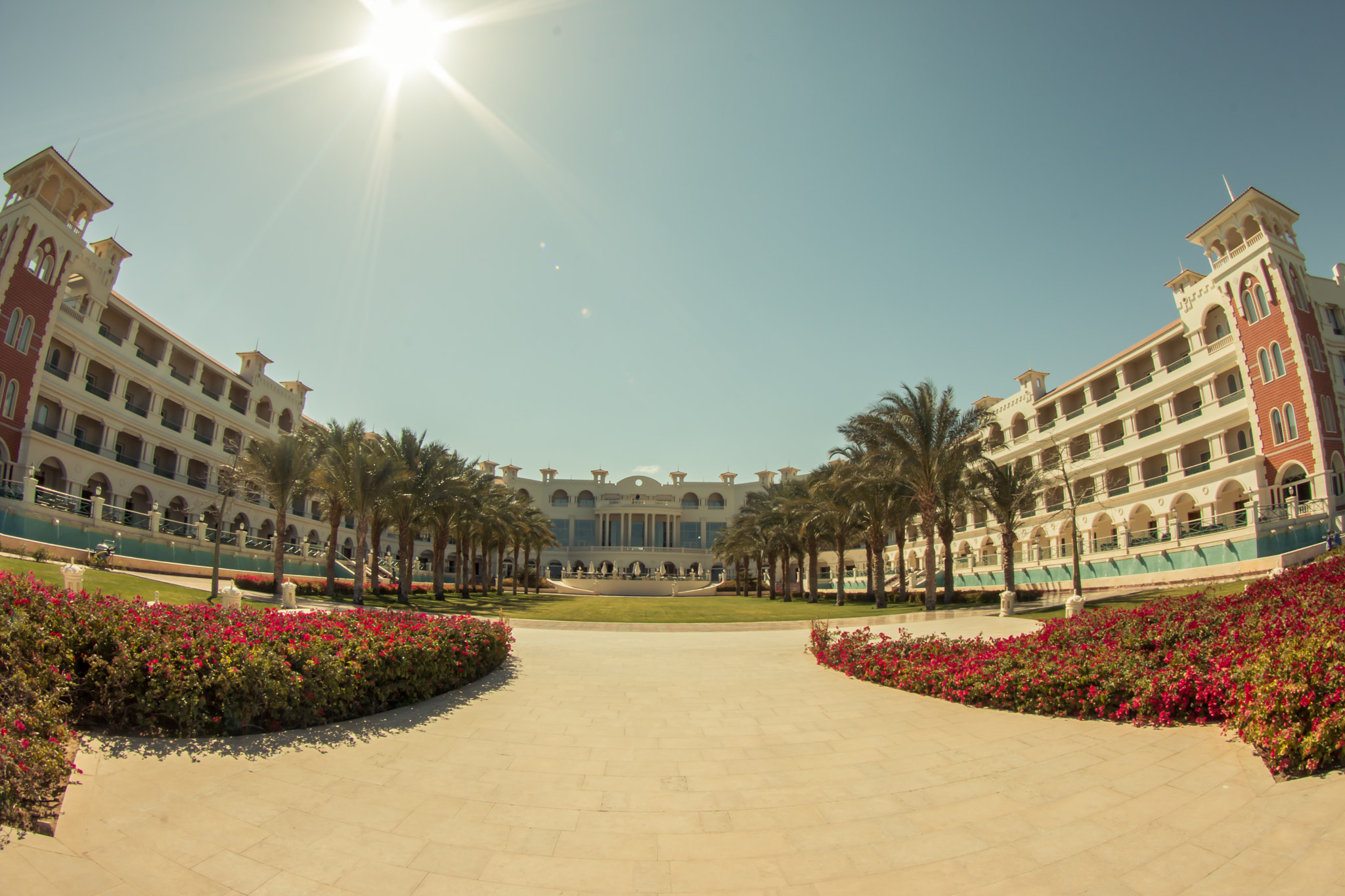 Tokina AT-X 10-17mm F3.5-4.5 DX Fisheye sample photo. El baron hotel photography