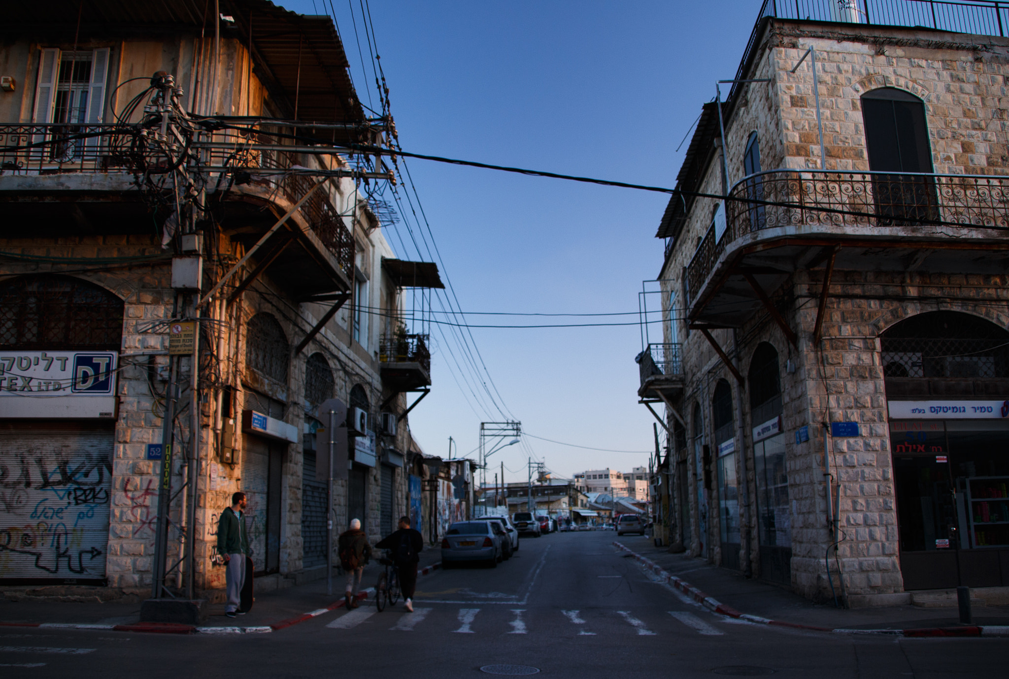 Canon EOS 700D (EOS Rebel T5i / EOS Kiss X7i) + Canon TS-E 90mm F2.8 Tilt-Shift sample photo. Tel aviv photography