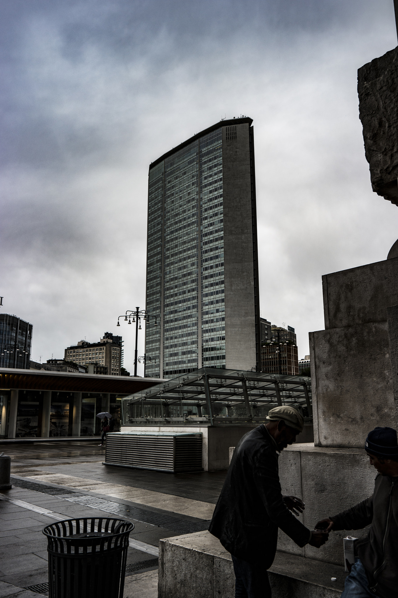 Samsung NX500 sample photo. People vs people photography