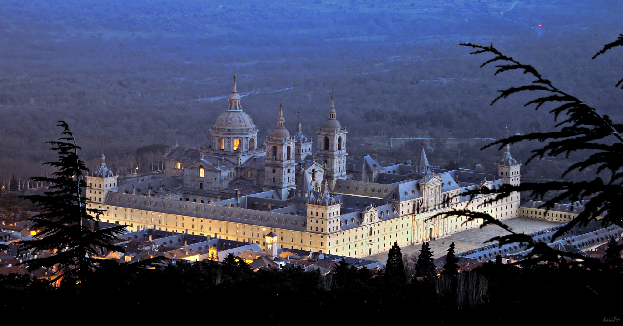 Canon EF-S 18-55mm F3.5-5.6 IS sample photo. Monasterio del escorial photography