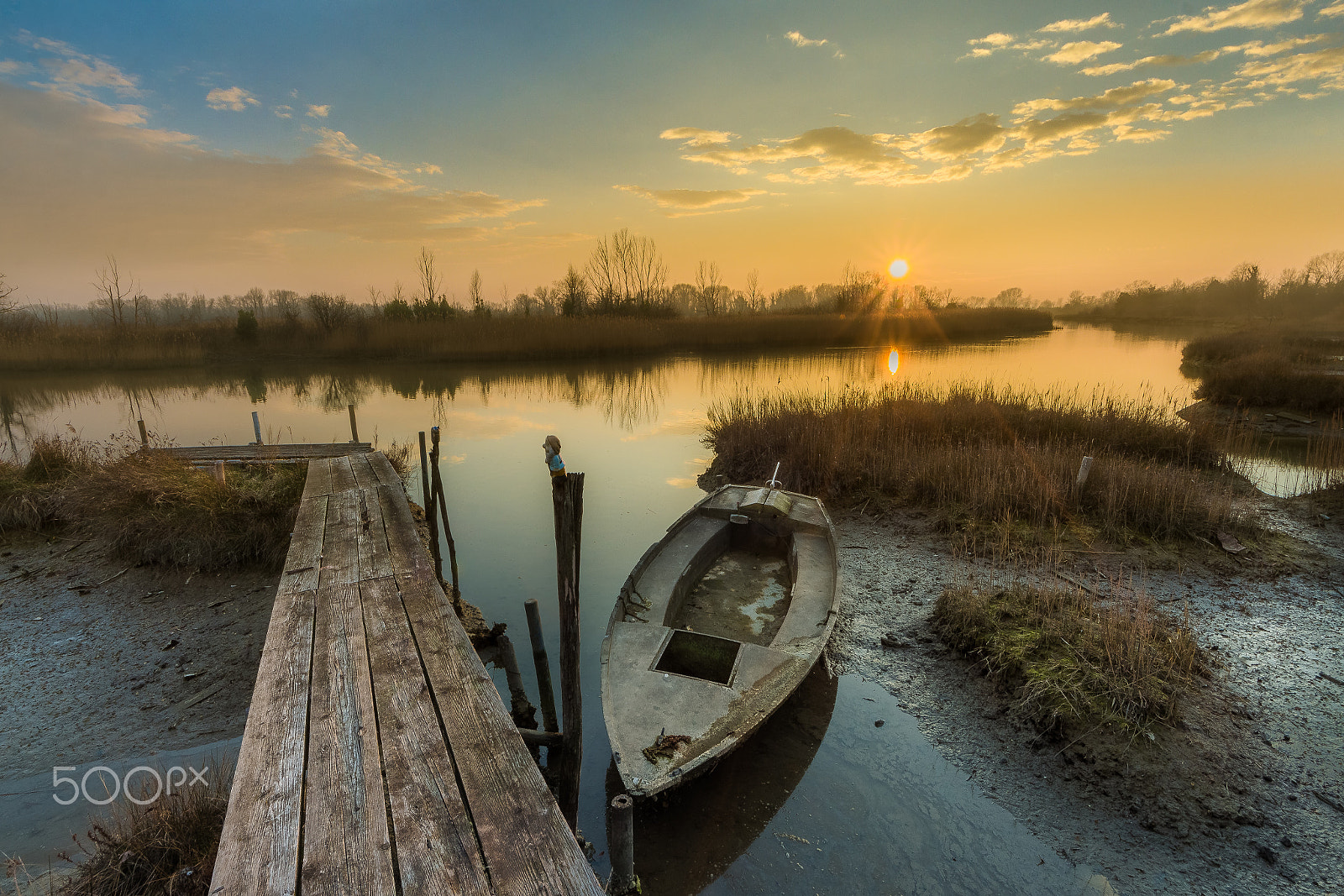 Sigma 8-16mm F4.5-5.6 DC HSM sample photo. Misty sunset photography