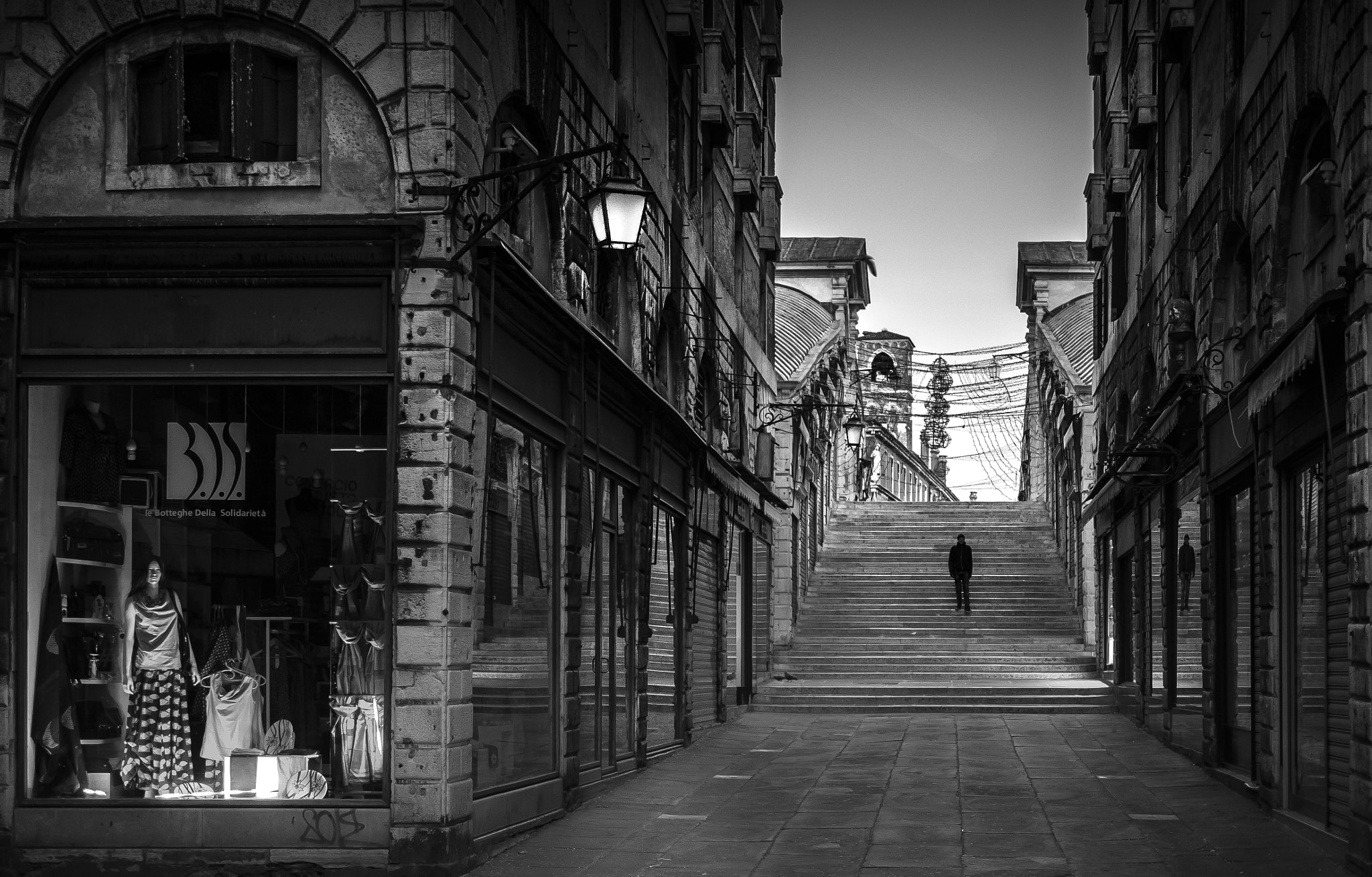 Panasonic Lumix DMC-G85 (Lumix DMC-G80) sample photo. Rialto bridge, early morning photography