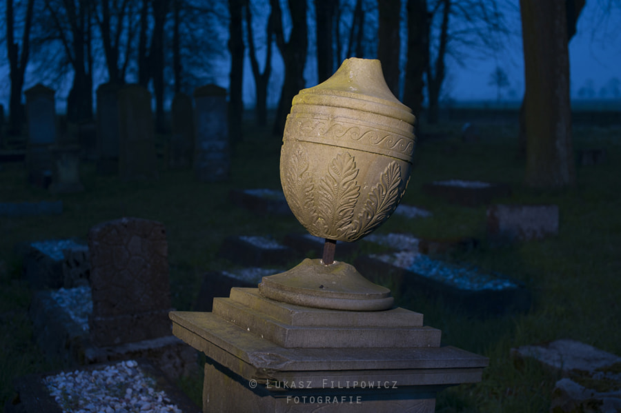 Nikon D700 + Sigma 50mm F1.4 EX DG HSM sample photo. Old graveyard photography