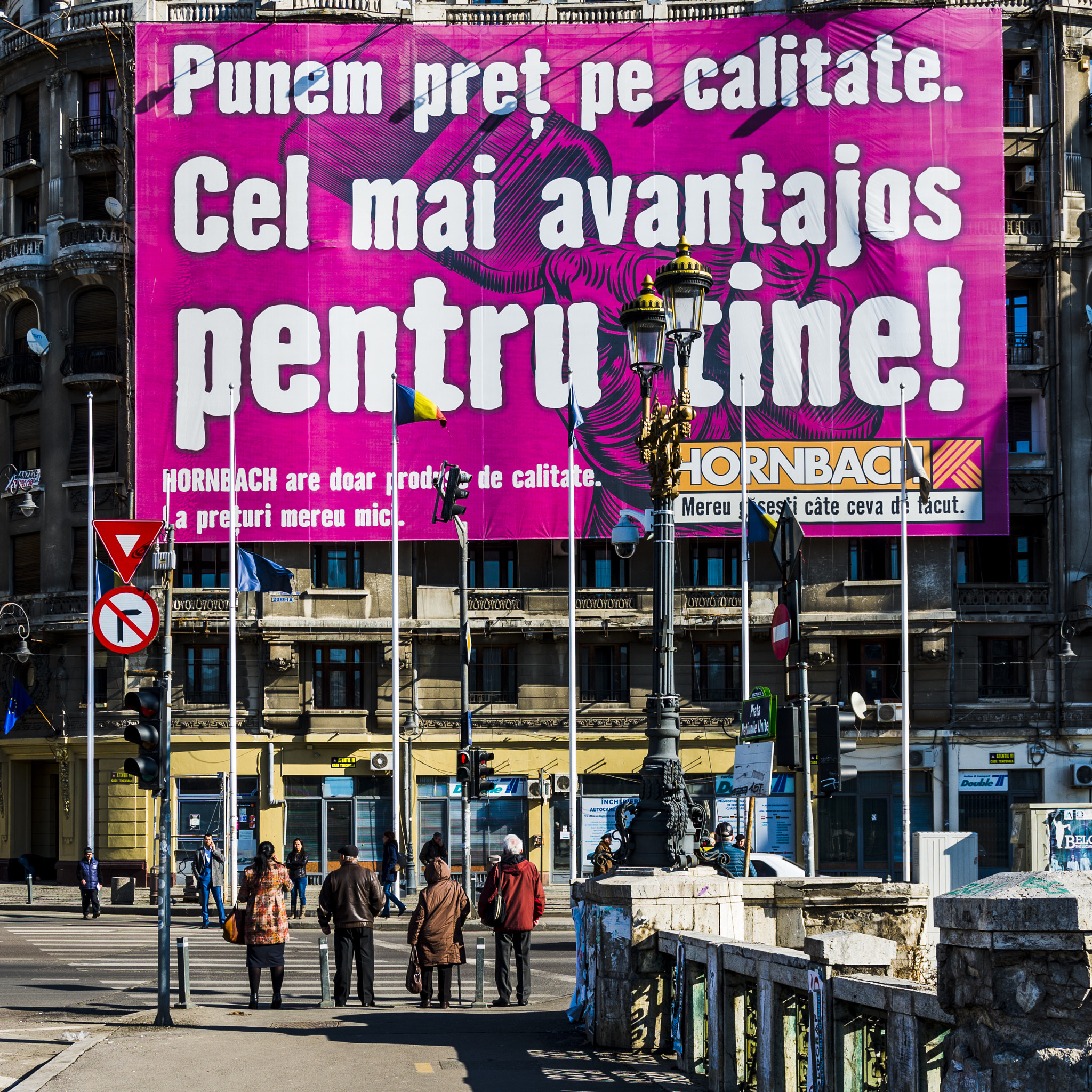 Pentax smc DA 17-70mm F4.0 AL (IF) SDM sample photo. Bucarest, street. photography