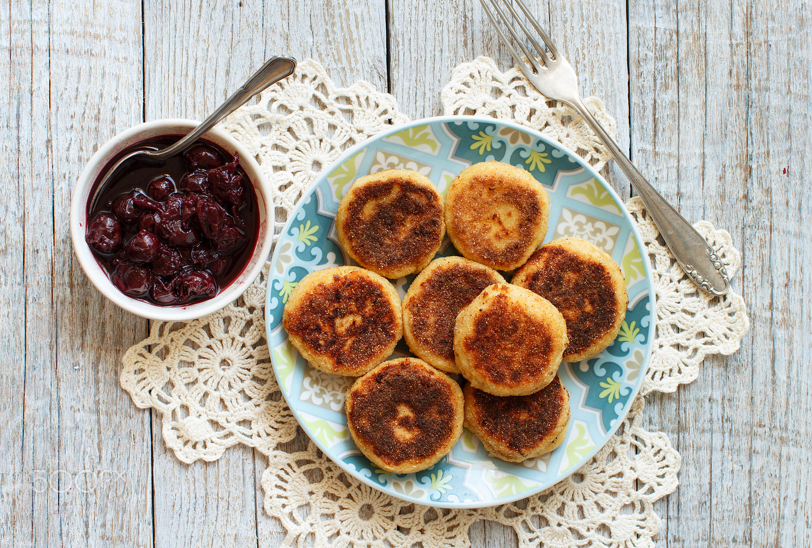 Canon EOS 650D (EOS Rebel T4i / EOS Kiss X6i) + Canon EF 50mm F1.2L USM sample photo. Cheese pancakes with jam photography