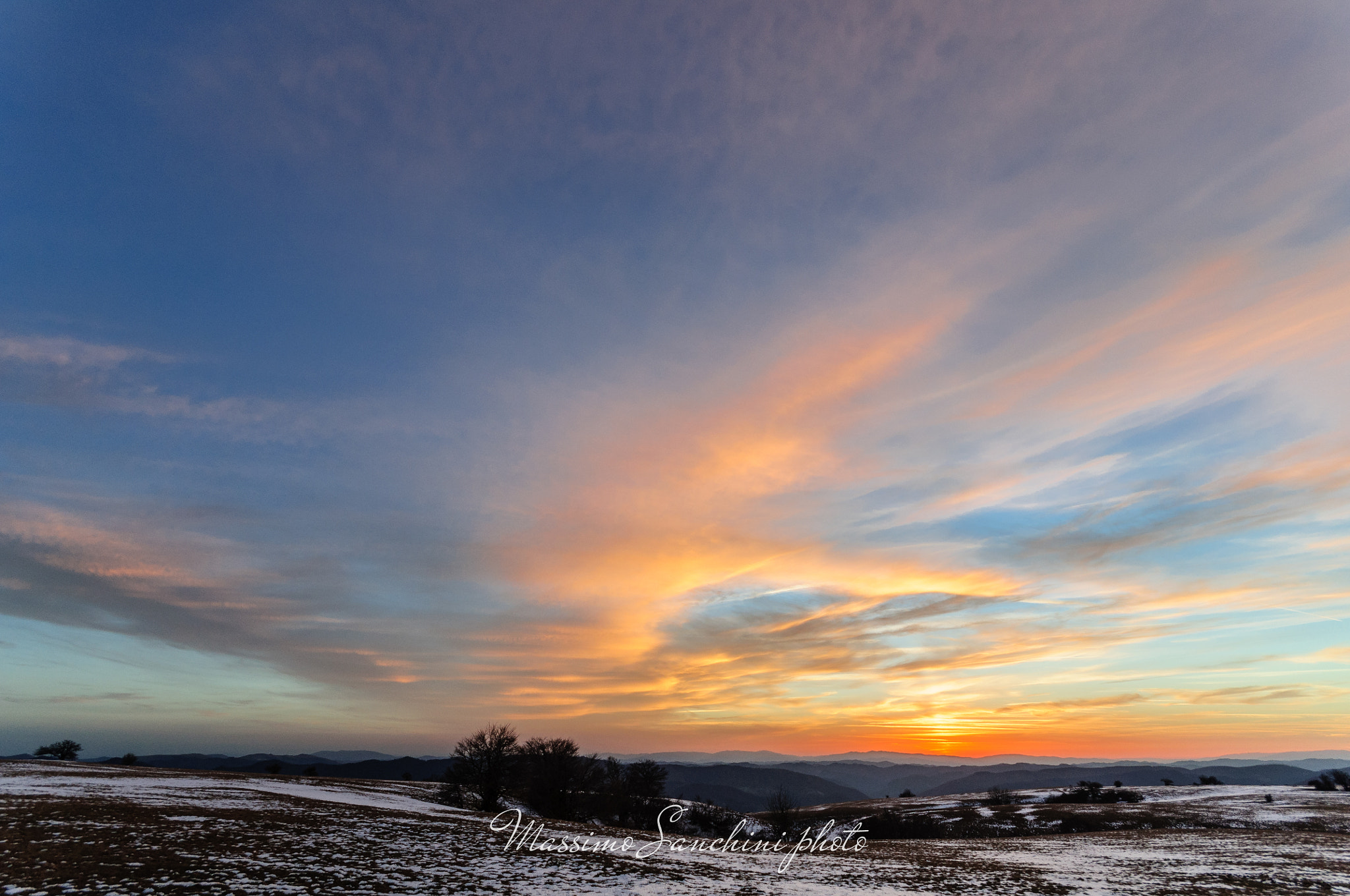 Sigma 10-20mm F4-5.6 EX DC HSM sample photo. Tramonto sul petrano innevato photography