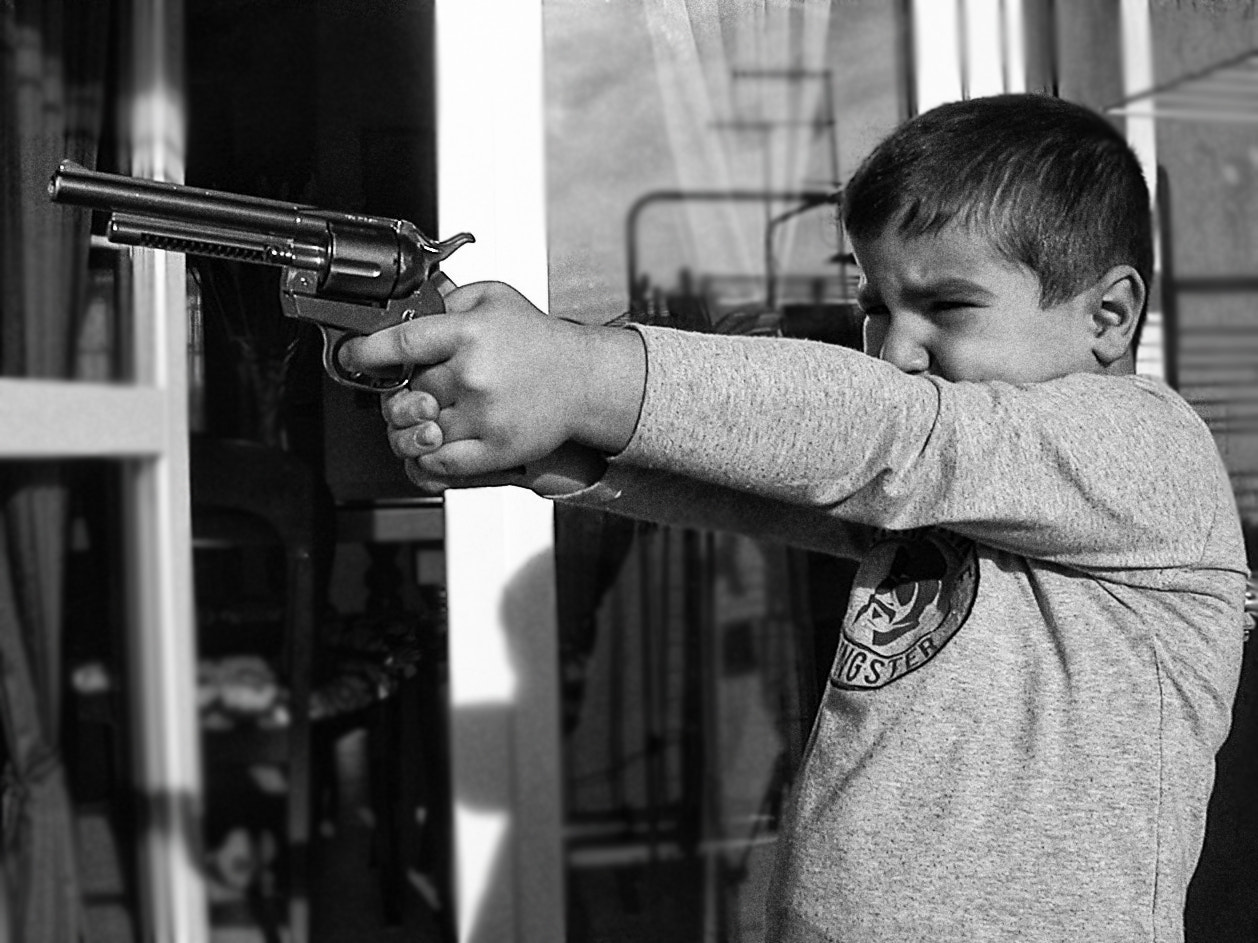 Nikon E2500 sample photo. Young gunslinger photography