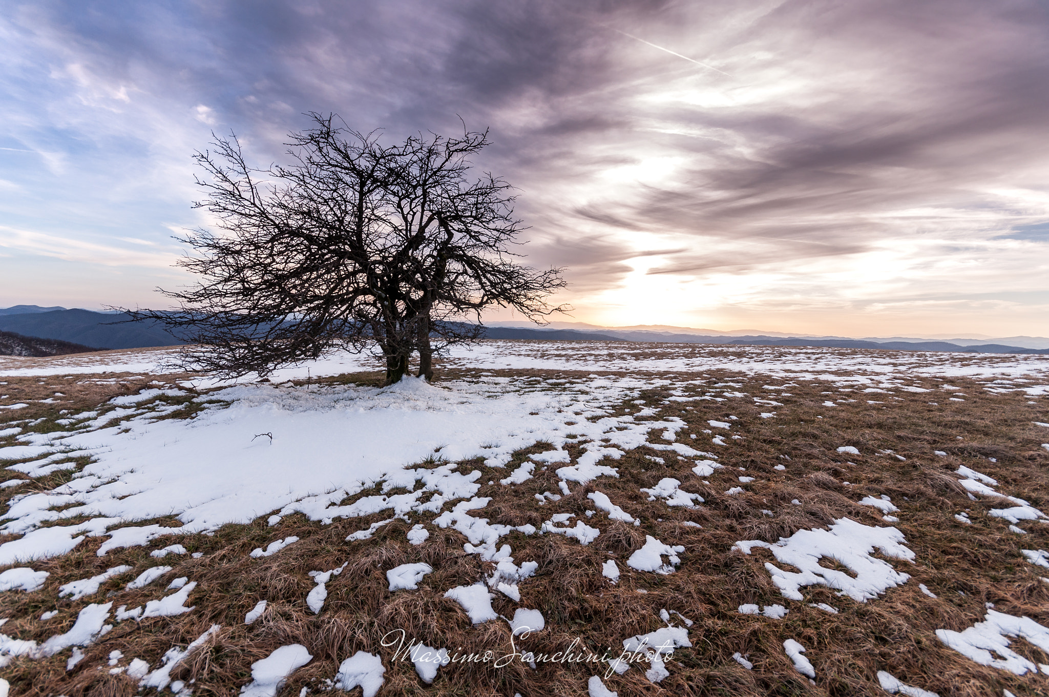 Sigma 10-20mm F4-5.6 EX DC HSM sample photo. Tramonto sul petrano innevato photography