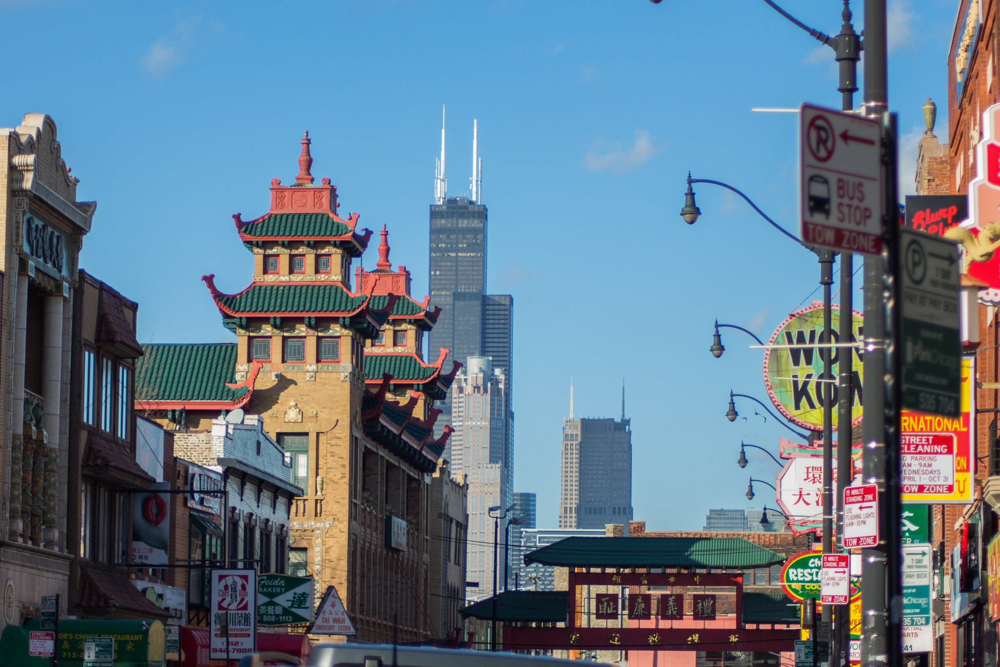 Canon EOS 650D (EOS Rebel T4i / EOS Kiss X6i) sample photo. Chinatown and sears tower chicago photography