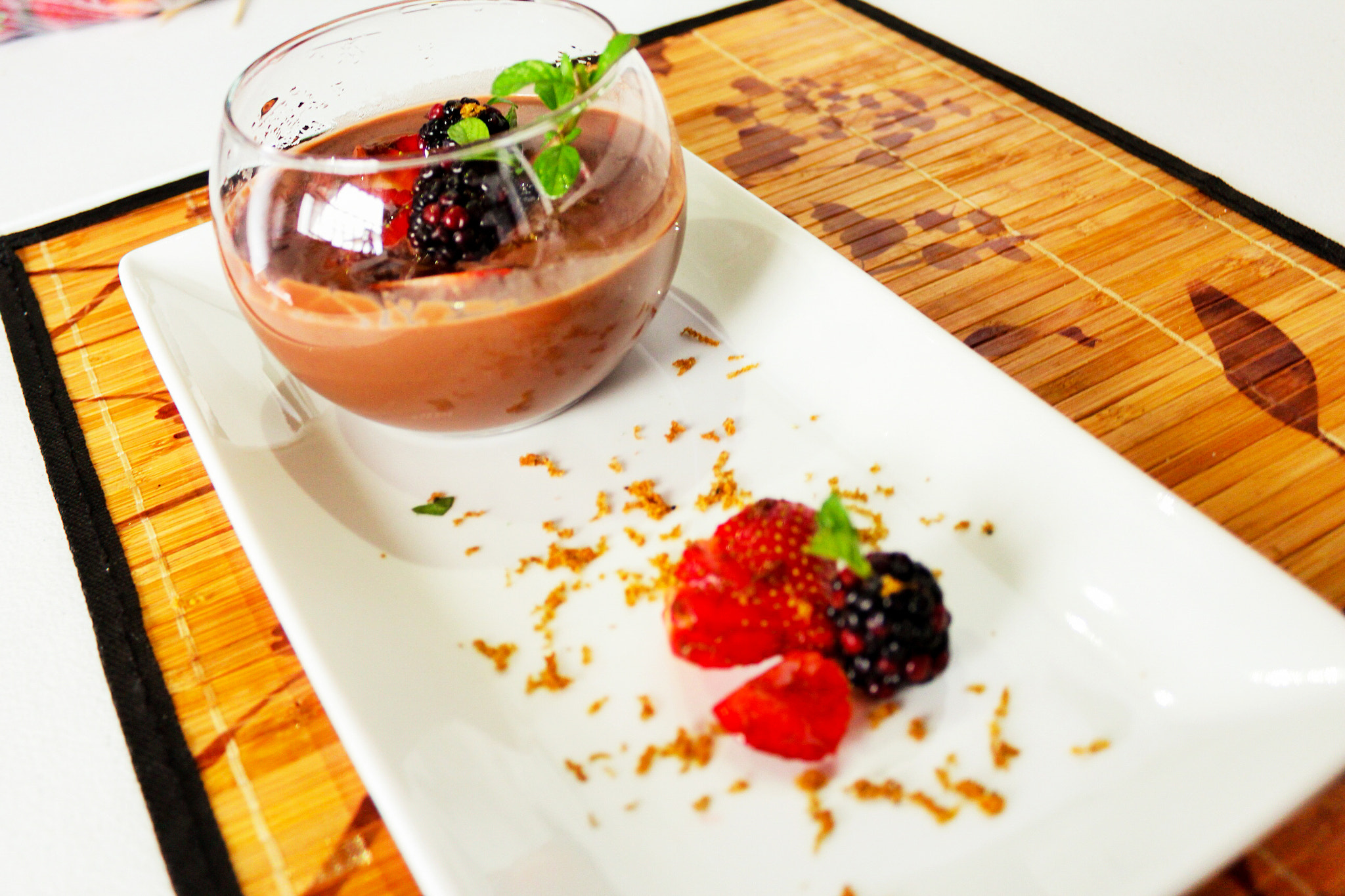 Canon EOS 650D (EOS Rebel T4i / EOS Kiss X6i) sample photo. Avant garde cuisine photography