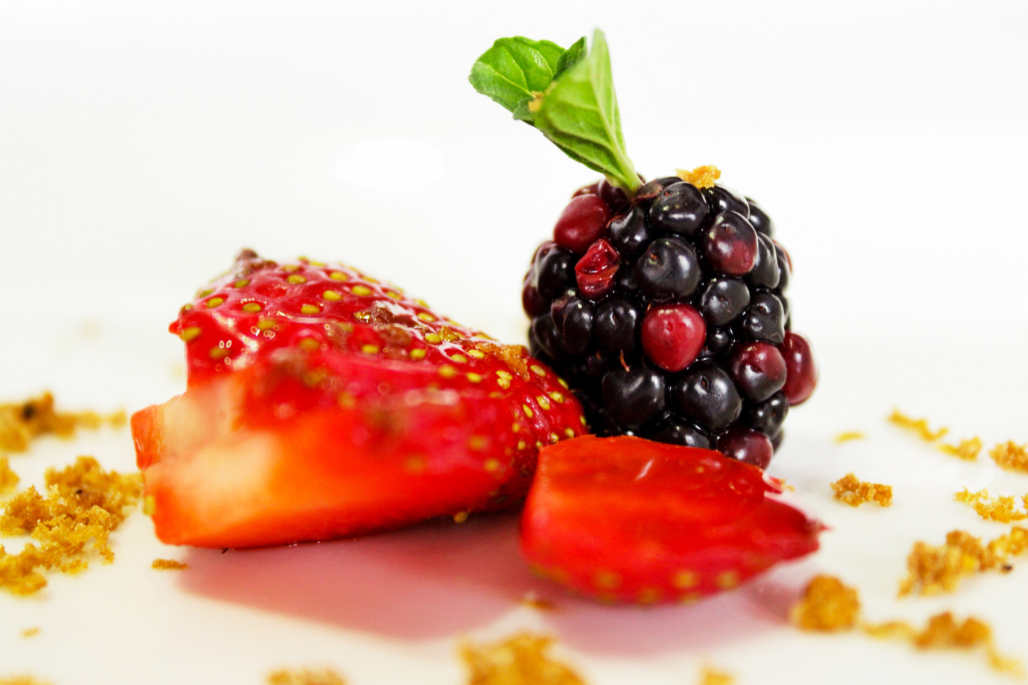 Canon EOS 650D (EOS Rebel T4i / EOS Kiss X6i) sample photo. Avant garde cuisine photography