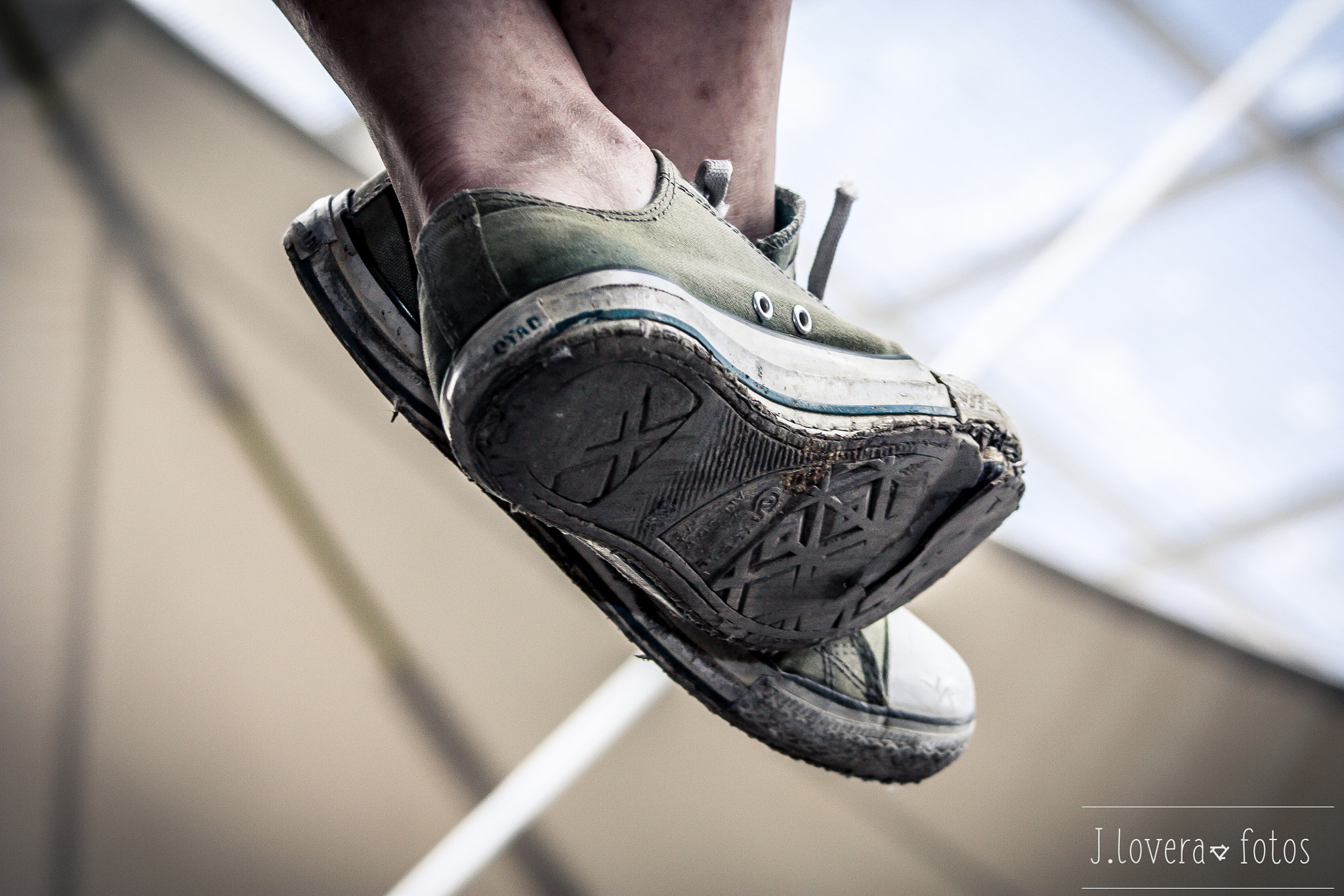 EF75-300mm f/4-5.6 sample photo. Zapatos en el cielo photography