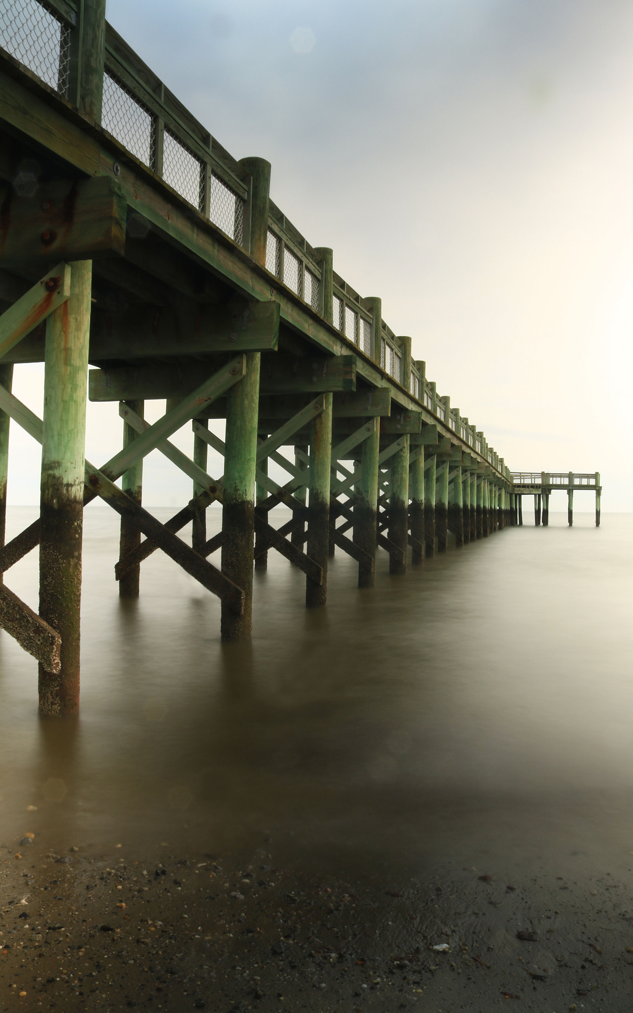 Canon EOS 750D (EOS Rebel T6i / EOS Kiss X8i) sample photo. To the end of the pier photography